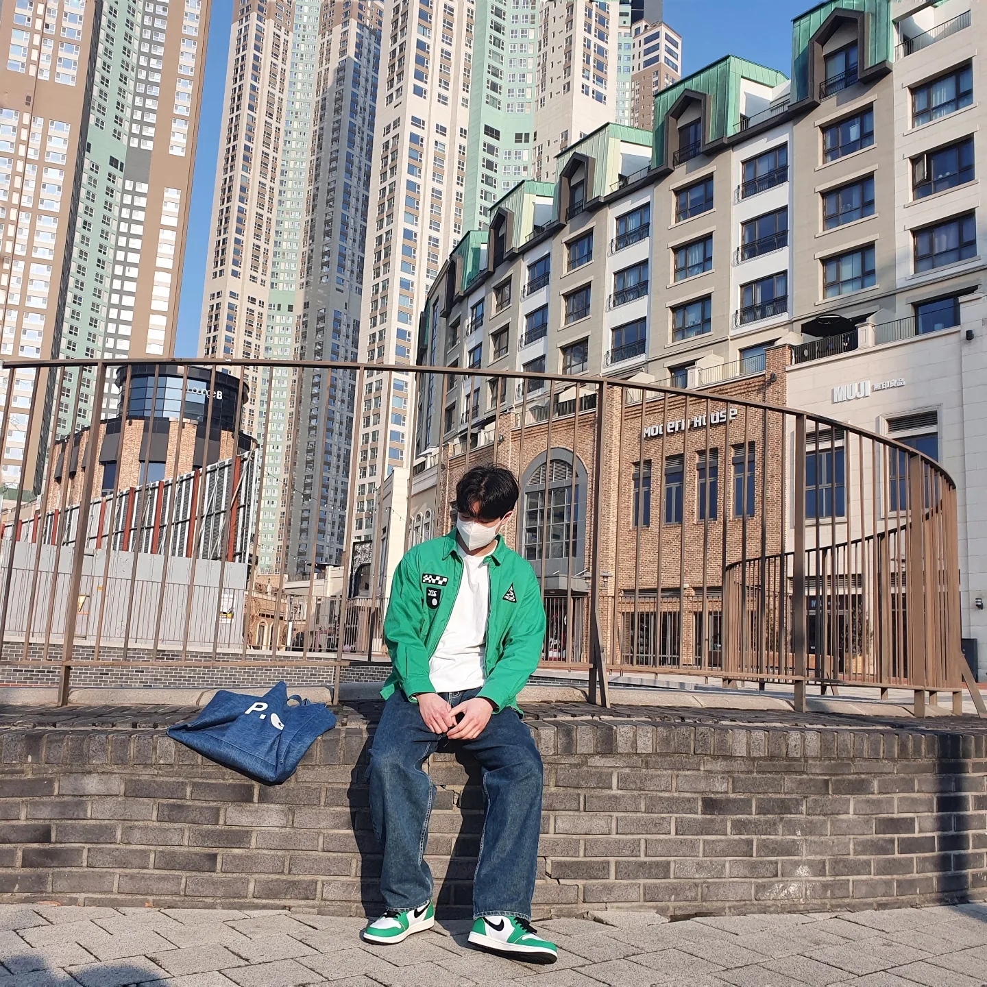(W) Jordan 1 Retro High OG Lucky Green 착용 스타일 - 2