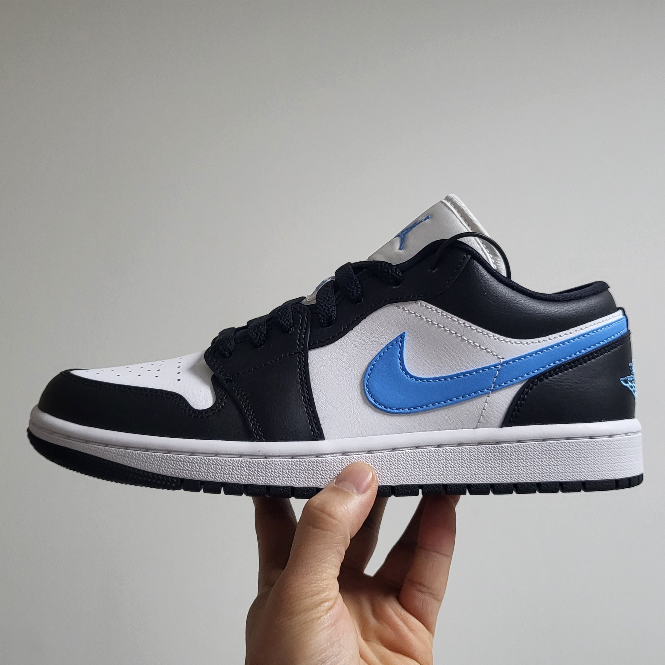 (W) Jordan 1 Low Black University Blue 착용 스타일