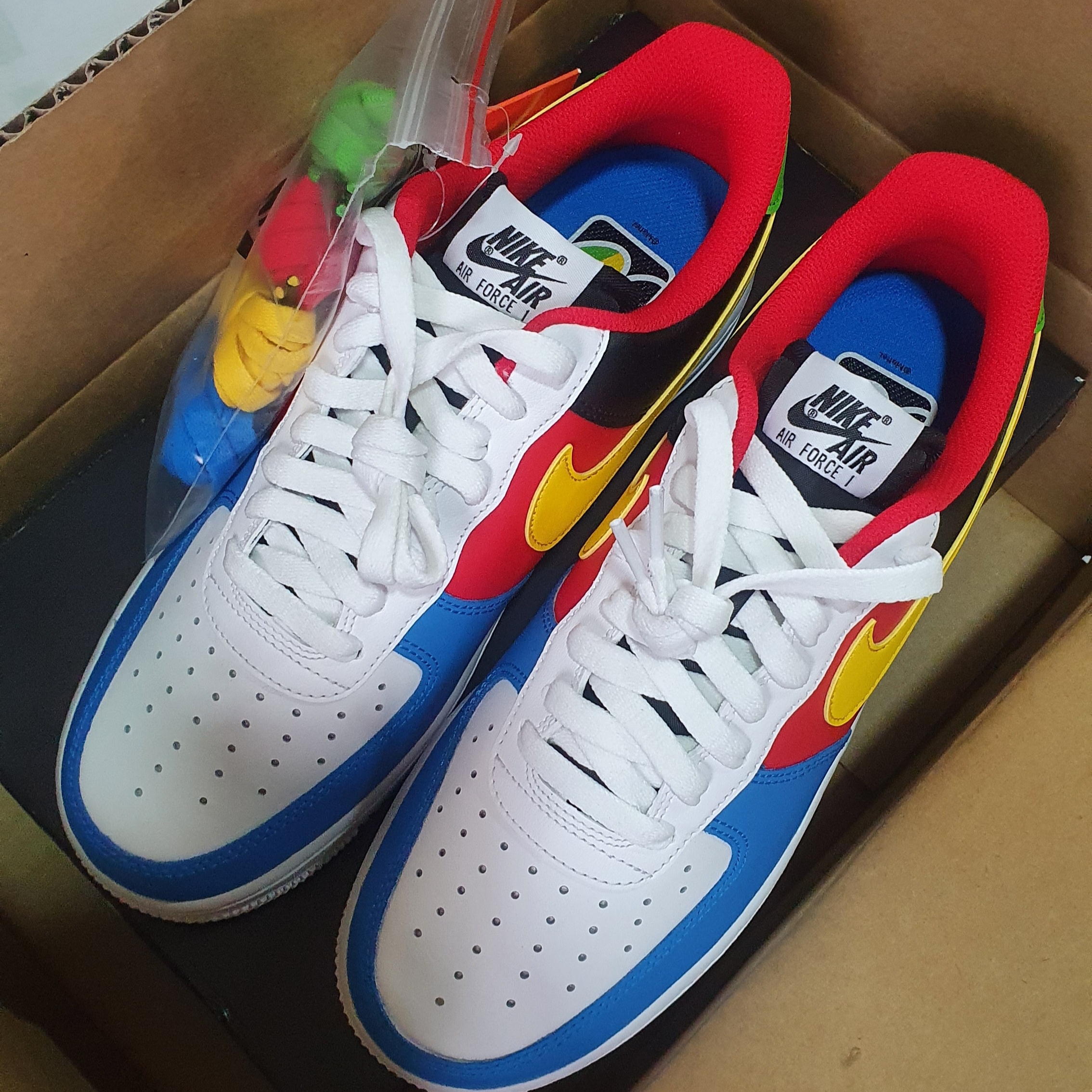 Nike x UNO Air Force 1 '07 QS White Yellow Zest 착용 스타일 - 2
