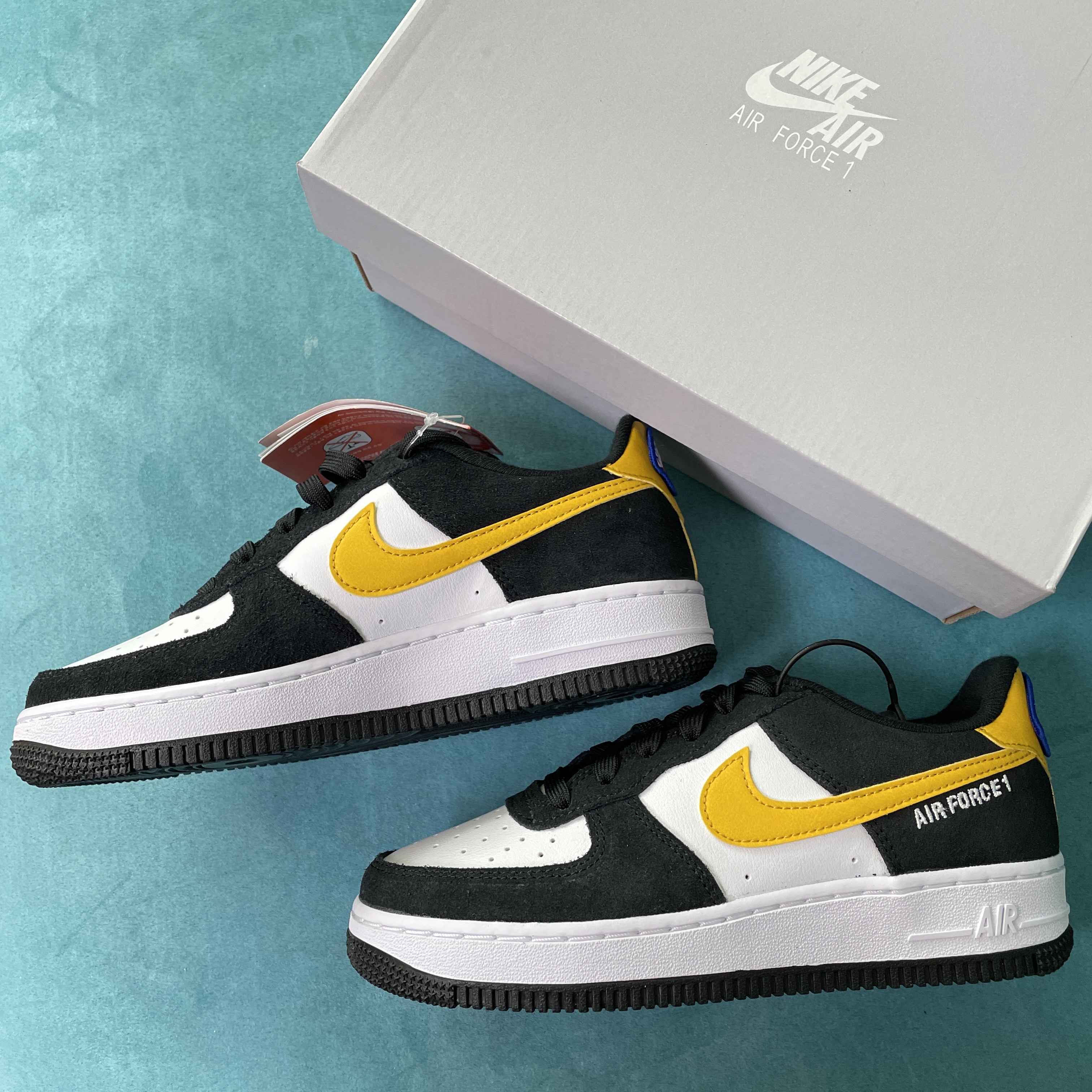 (GS) Nike Air Force 1 LV8 Athletic Club Black Dark Sulfur 착용 스타일 - 2