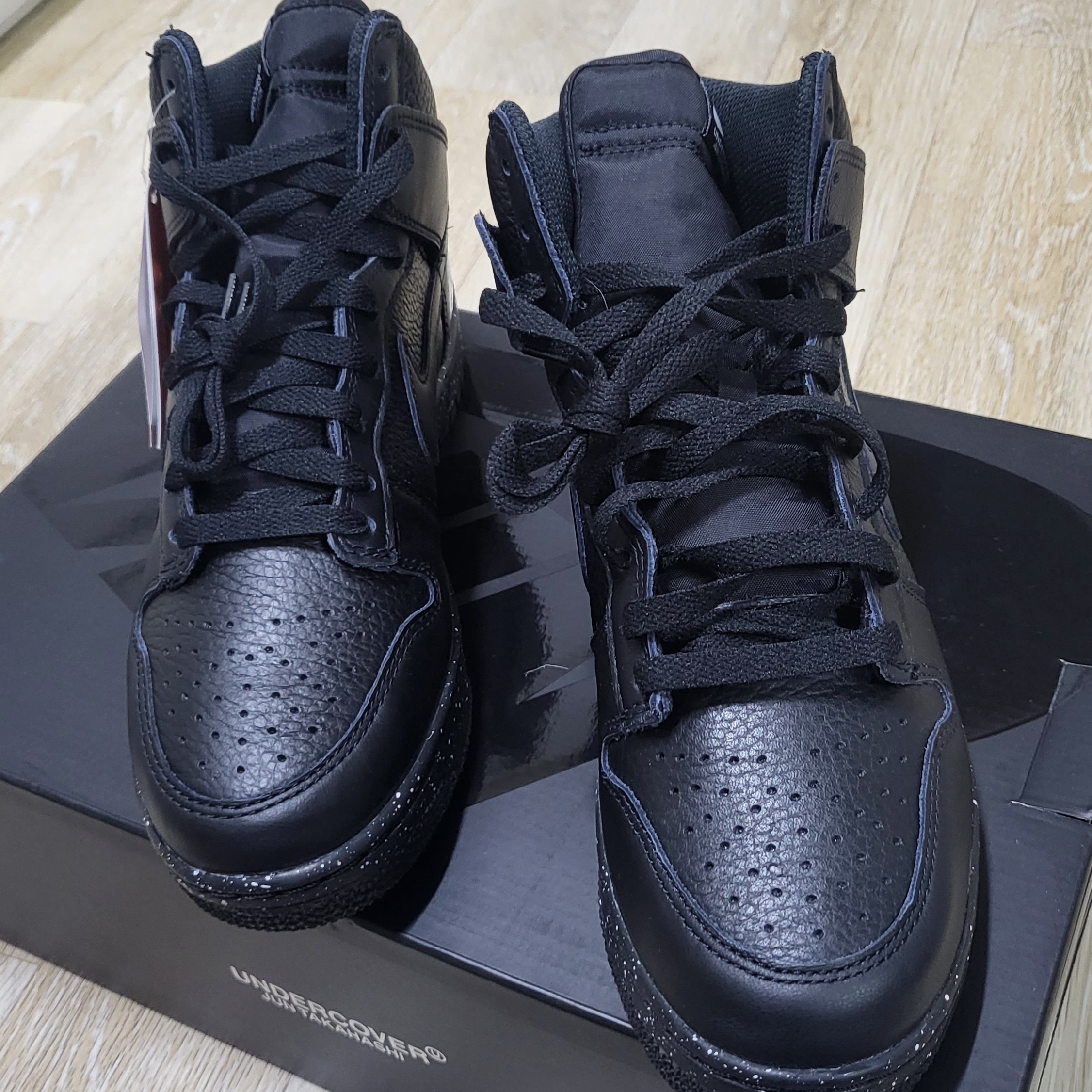 Nike x Undercover Dunk High 1985 Black 착용 스타일 - 2