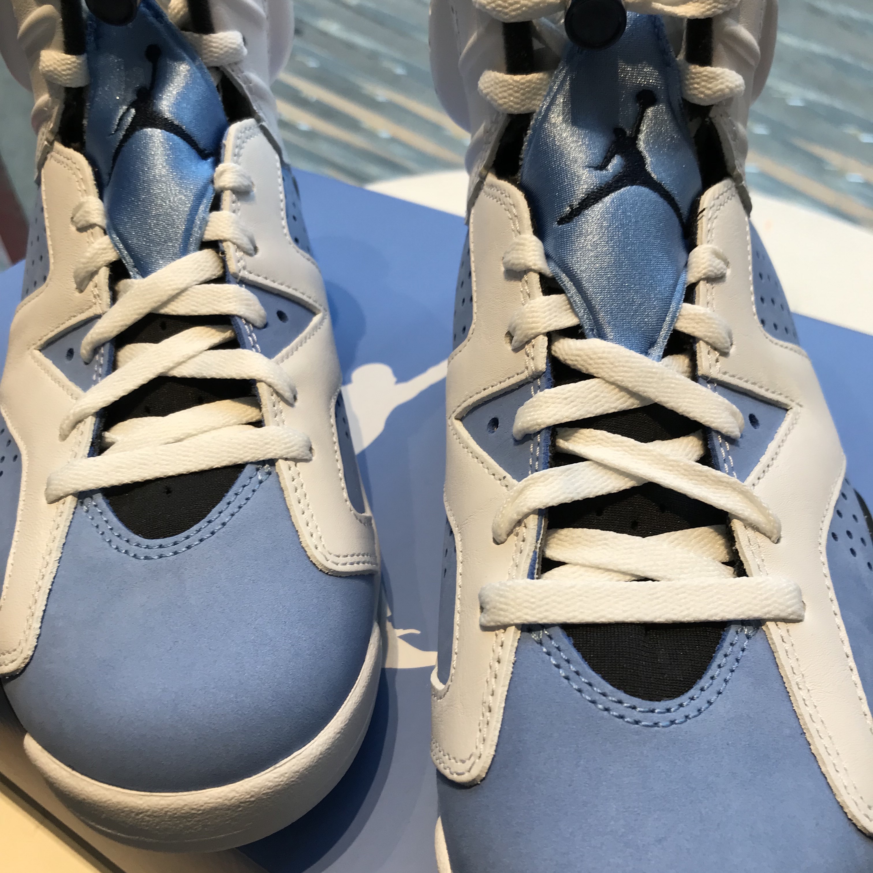 Jordan 6 Retro University Blue 착용 스타일 - 1