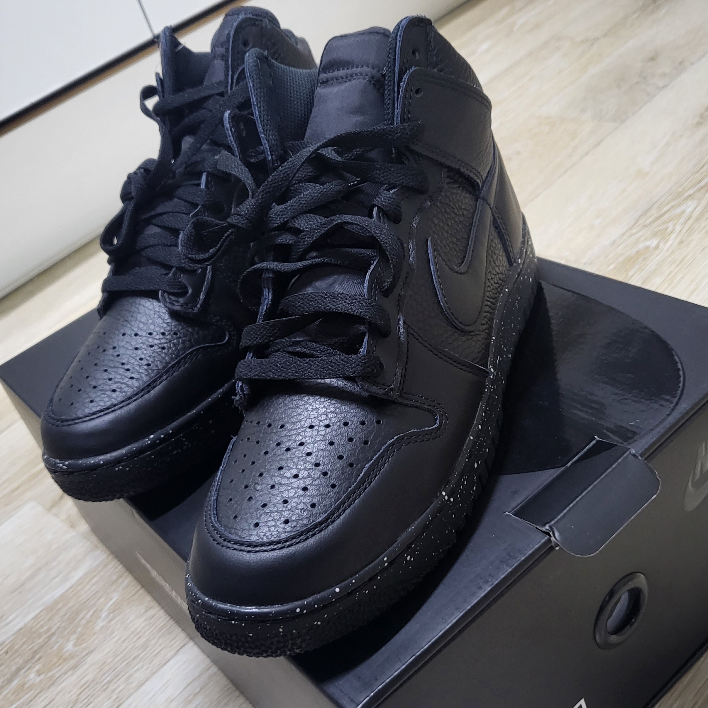 Nike x Undercover Dunk High 1985 Black 착용 스타일 - 3