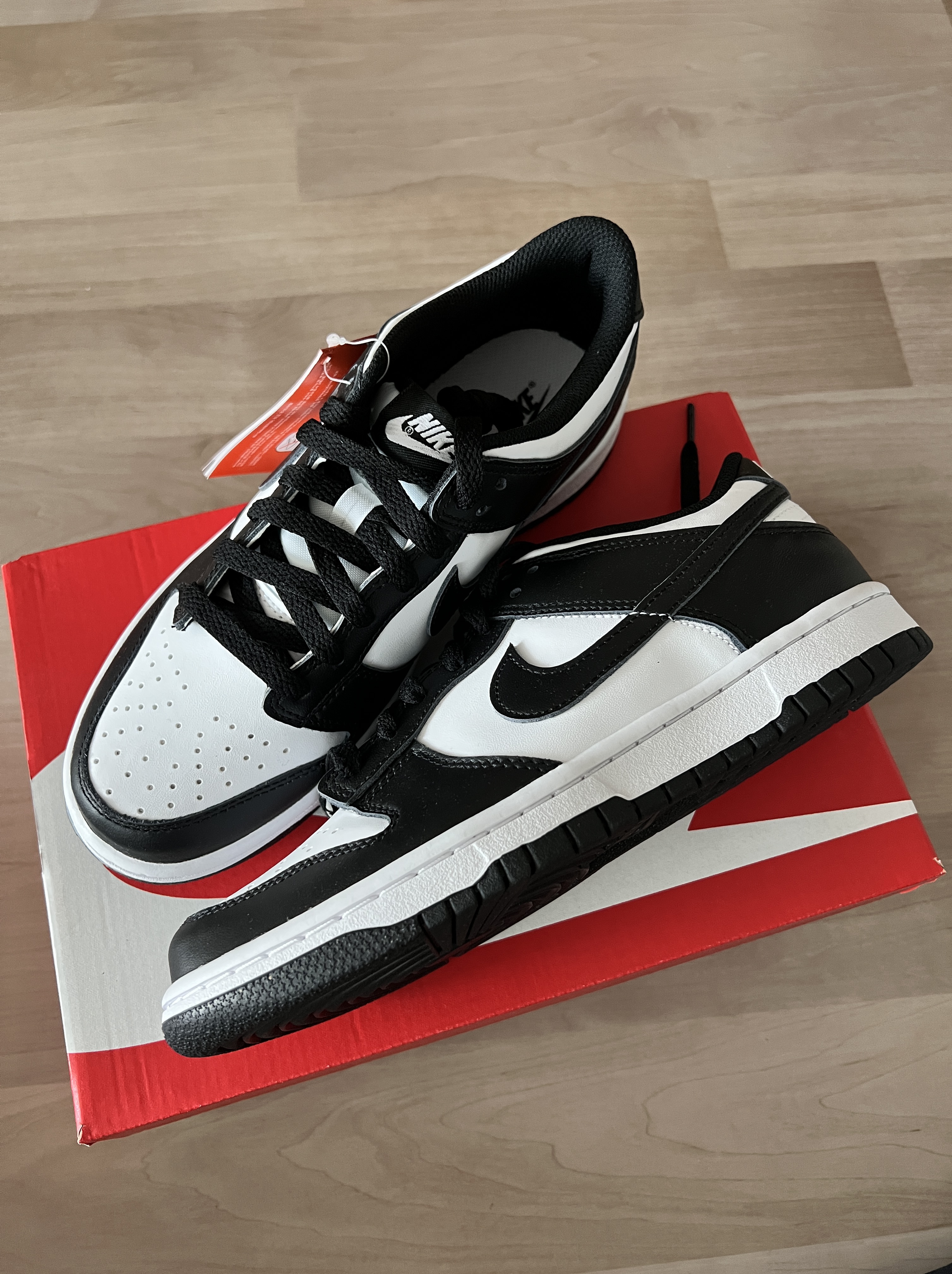 (GS) Nike Dunk Low Black 착용 스타일