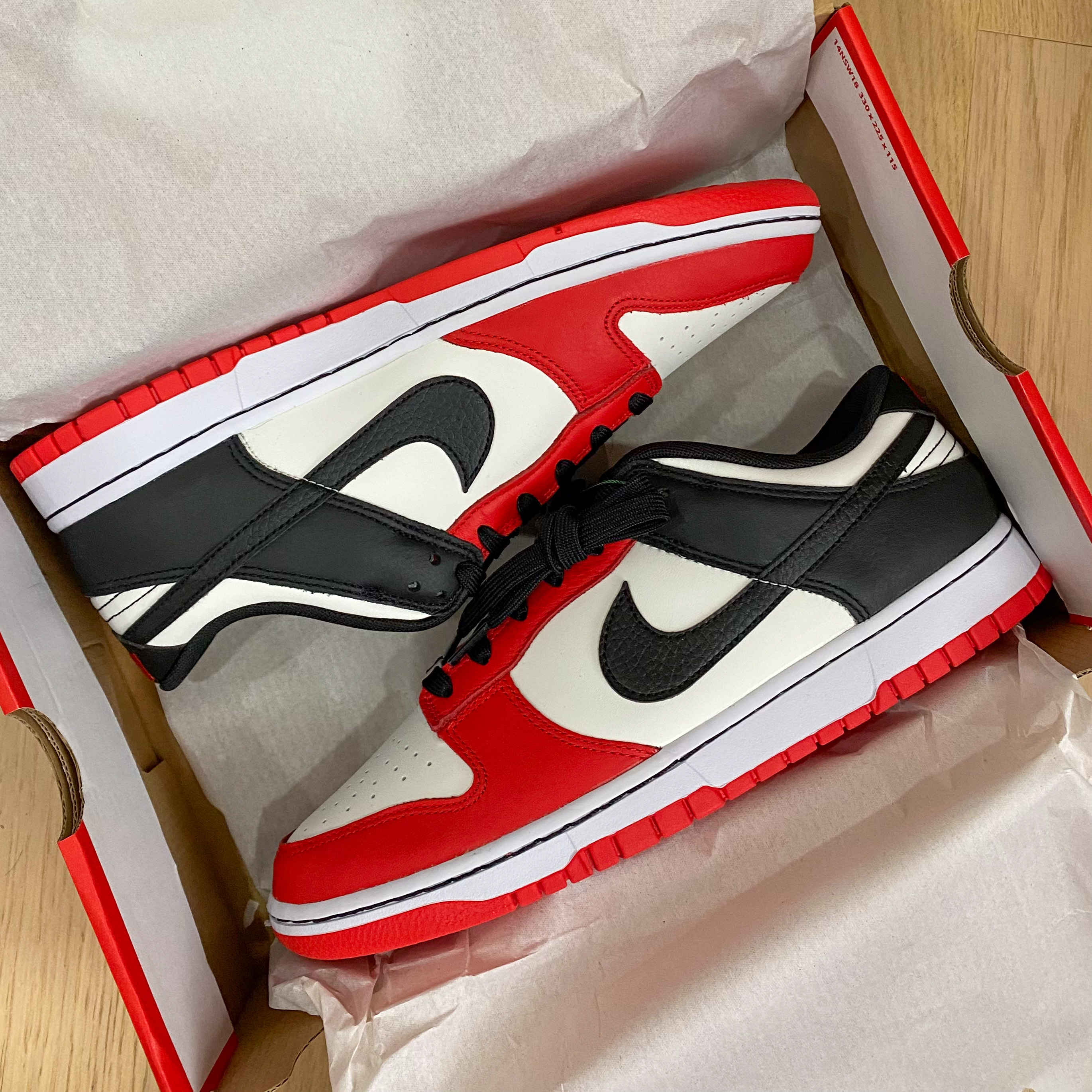 Nike x NBA Dunk Low Retro EMB Black and Chile Red 착용 스타일