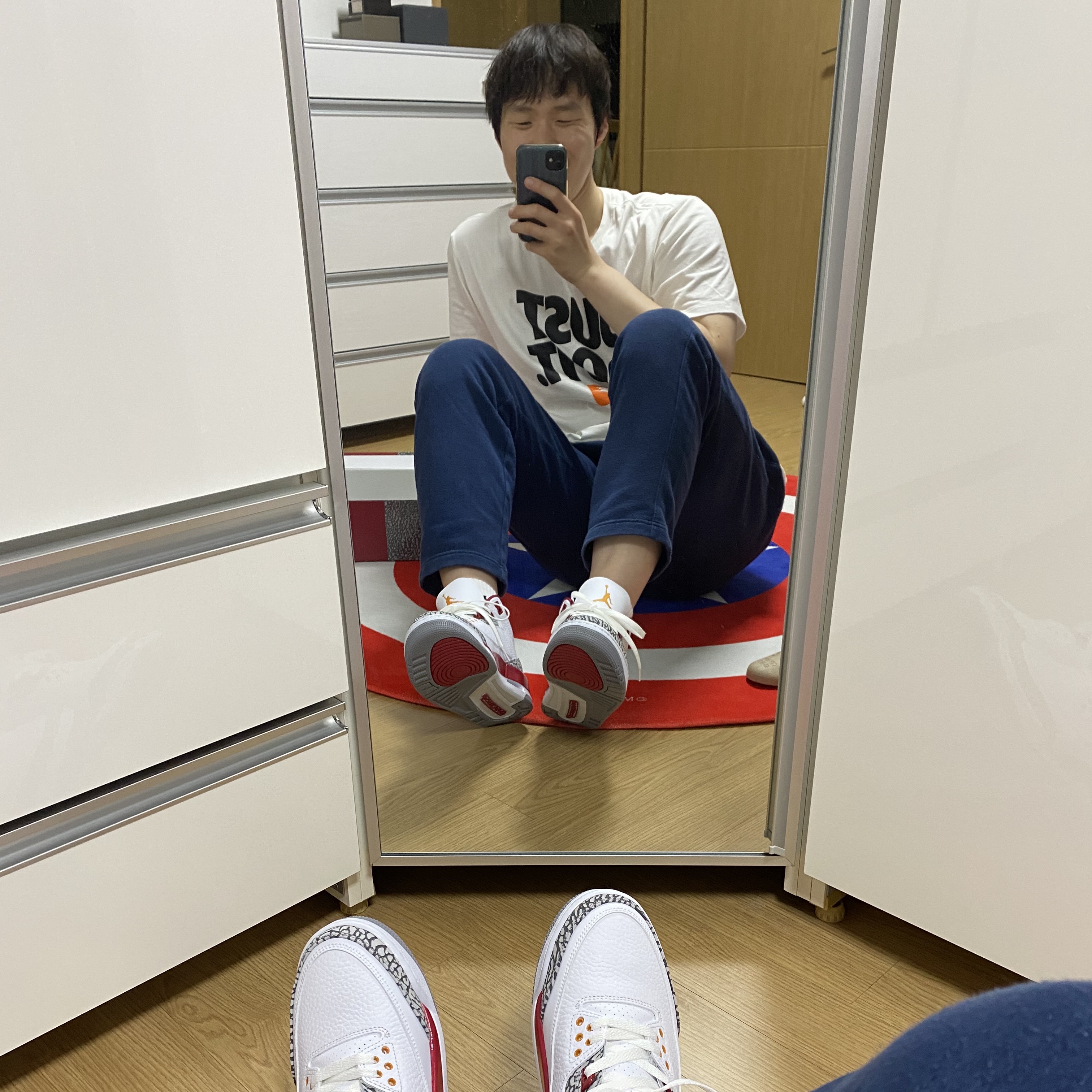 Jordan 3 Retro Cardinal Red 착용 스타일 - 4