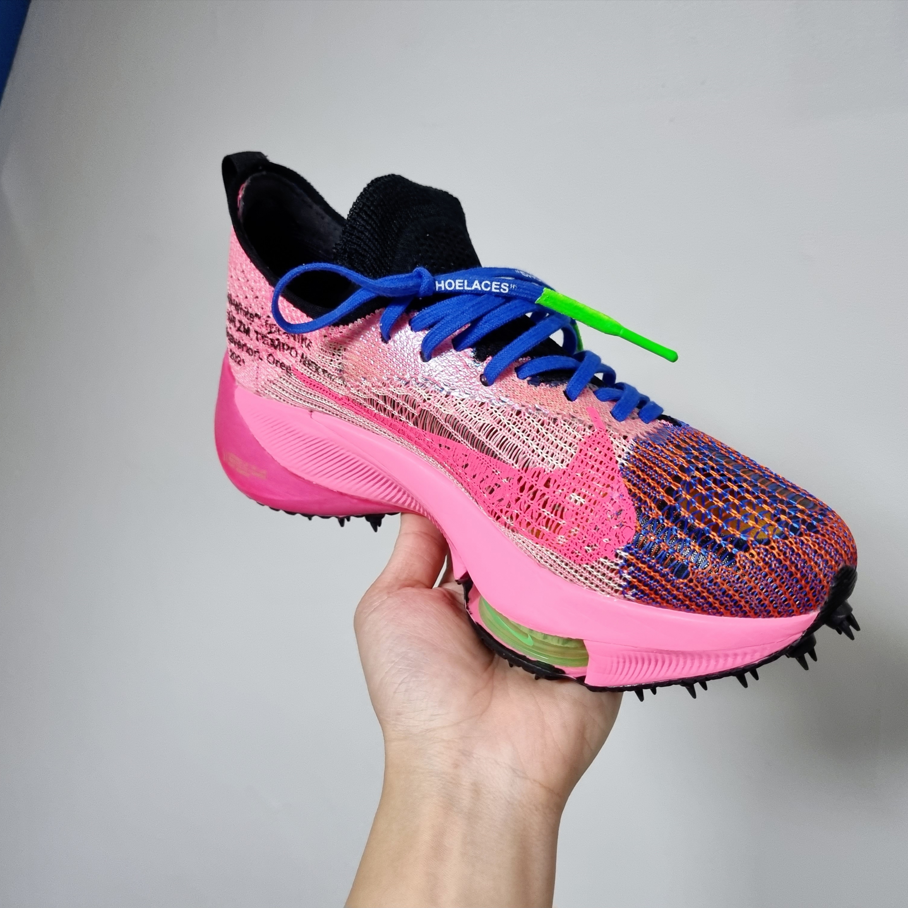 Nike x Off-White Air Zoom Tempo Next% Pink Glow 착용 스타일 - 2
