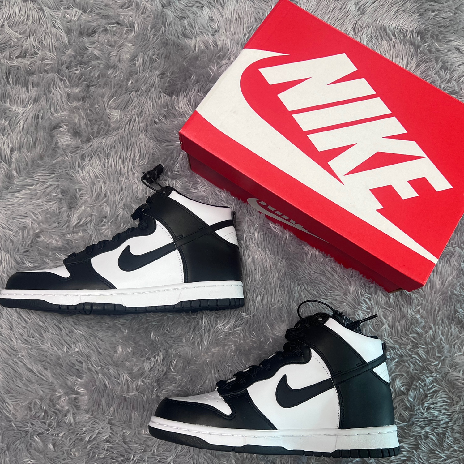 (W) Nike Dunk High Black and White 착용 스타일