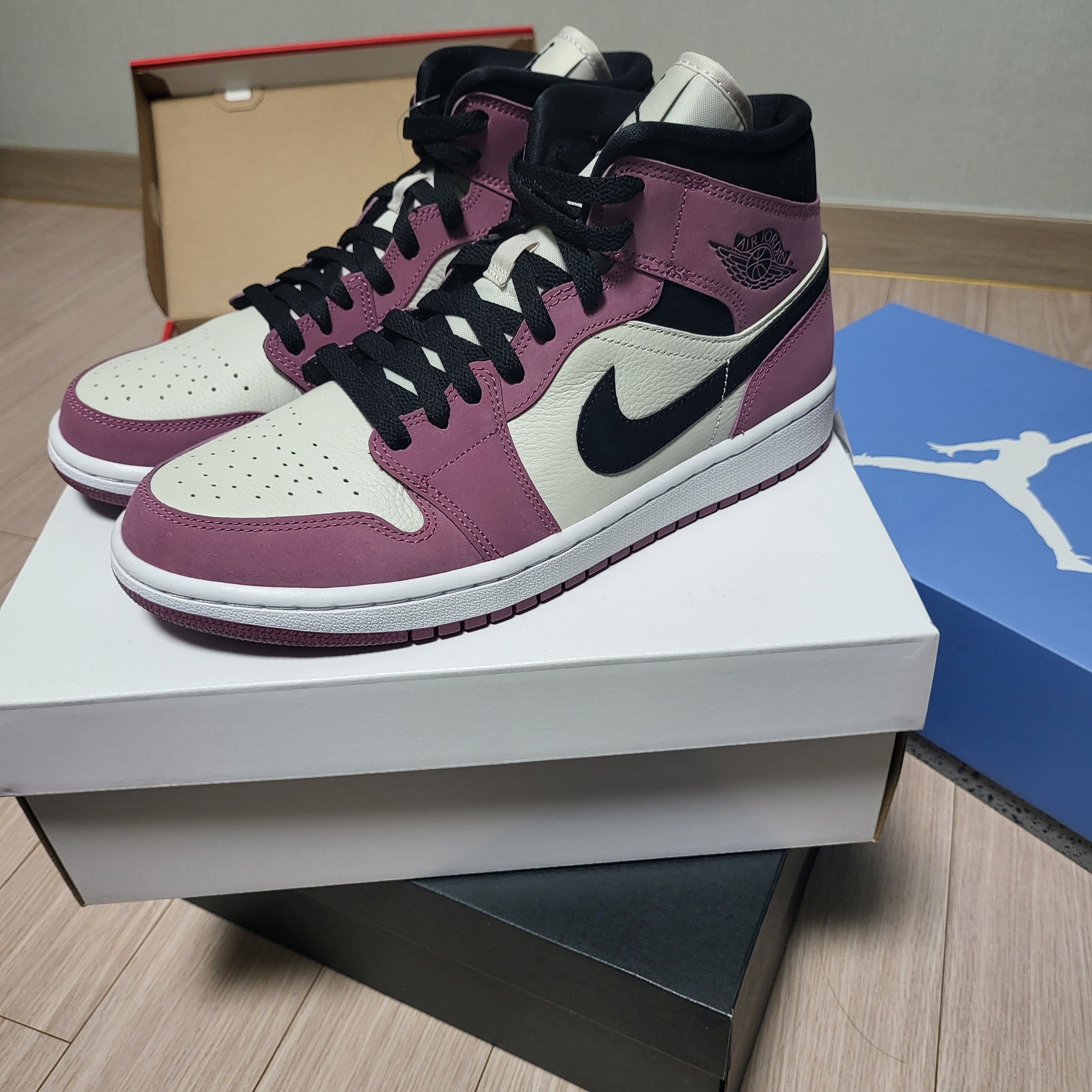 (W) Jordan 1 Mid SE Light Mulberry 착용 스타일 - 4