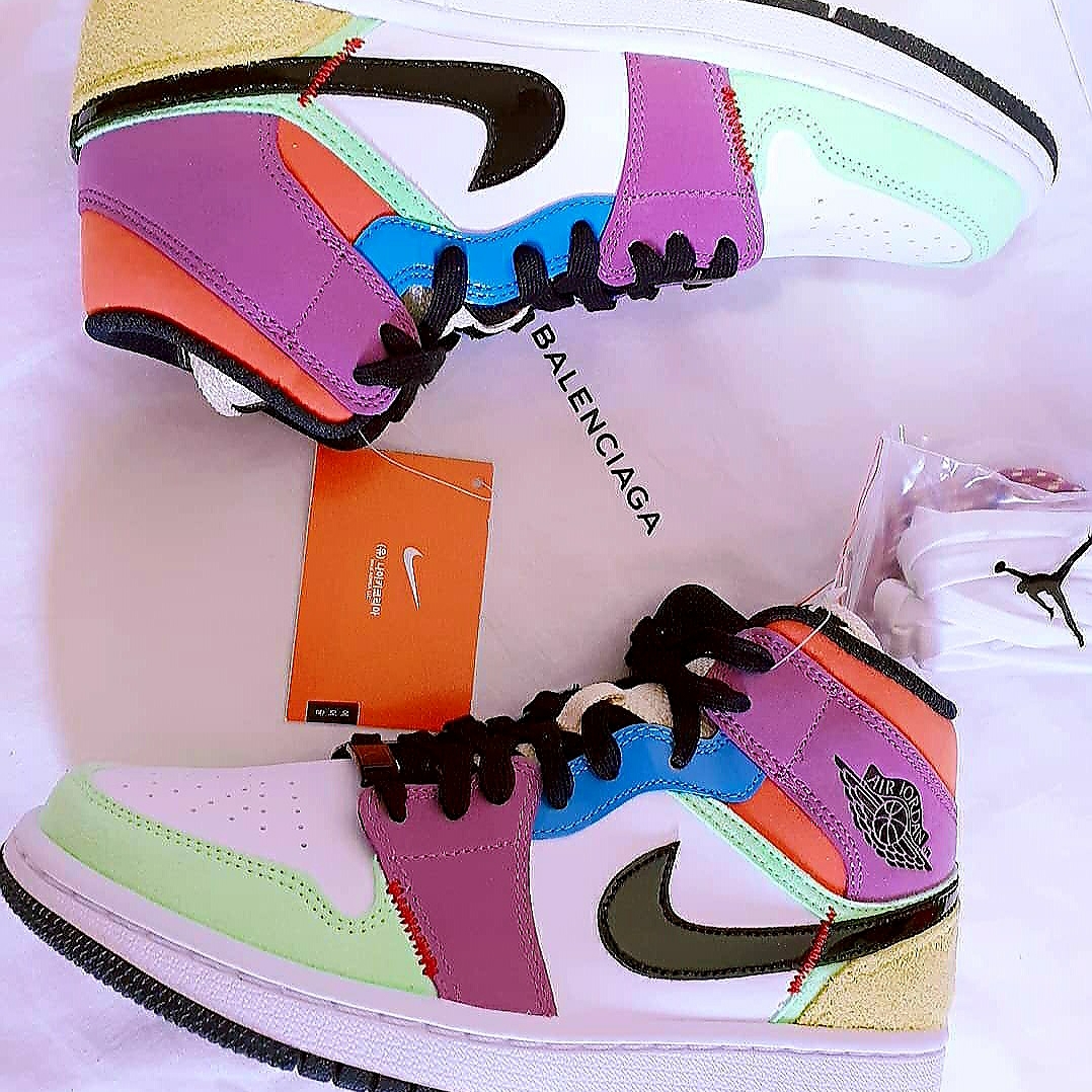 (W) Jordan 1 Mid SE Multi-Color Lightbulb 착용 스타일