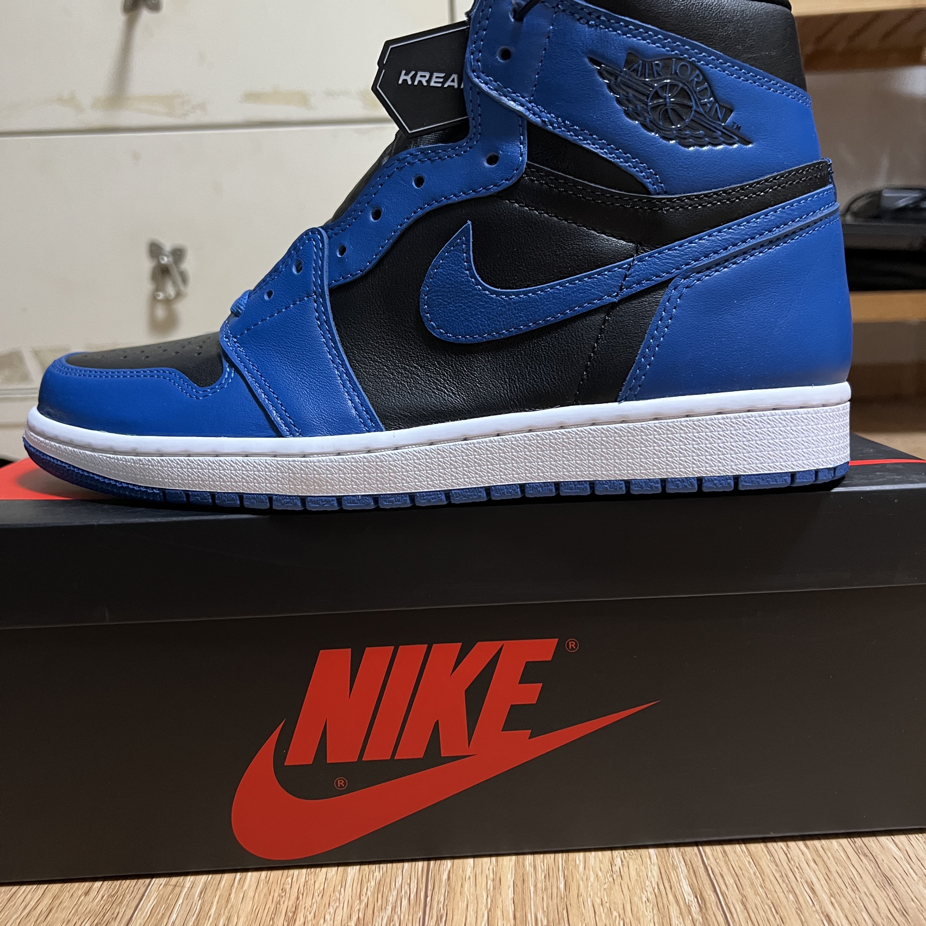 Jordan 1 Retro High OG Dark Marina Blue ์ฐฉ์ฉ ์คํ์ผ