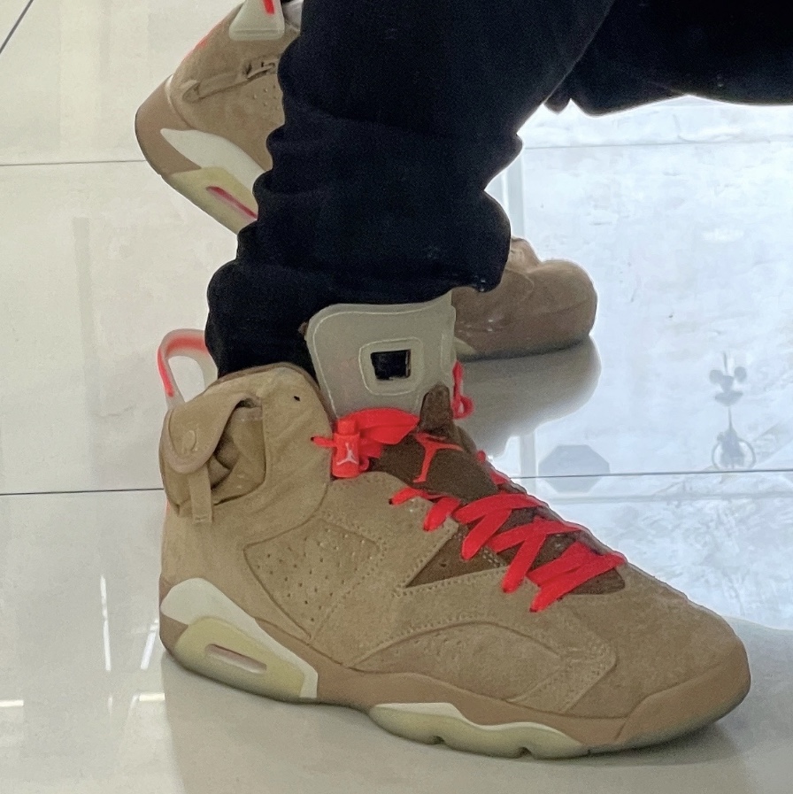Jordan 6 x Travis Scott Retro SP British Khaki 착용 스타일