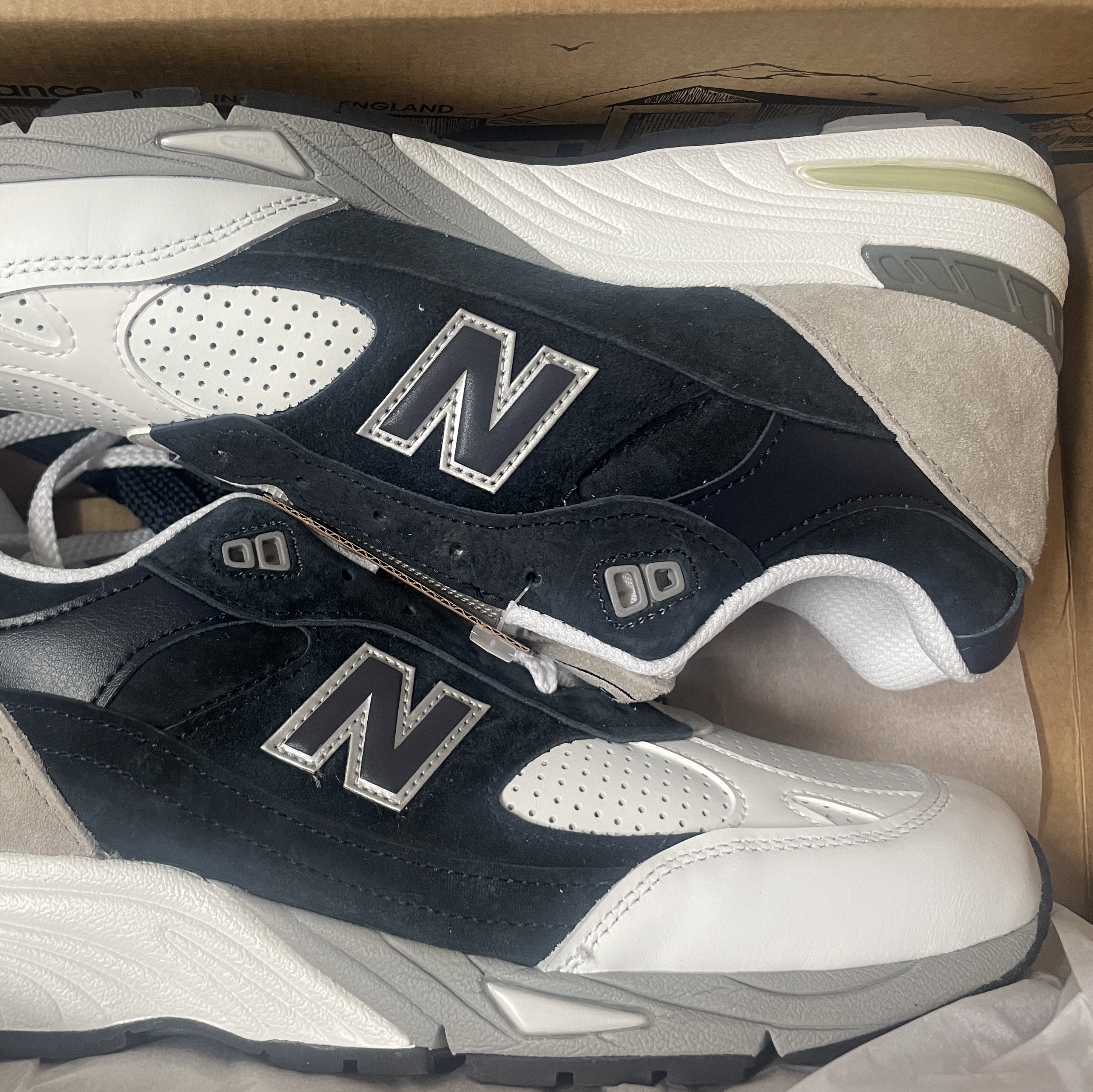 New Balance x SNS 991 Made in UK Navy White 착용 스타일