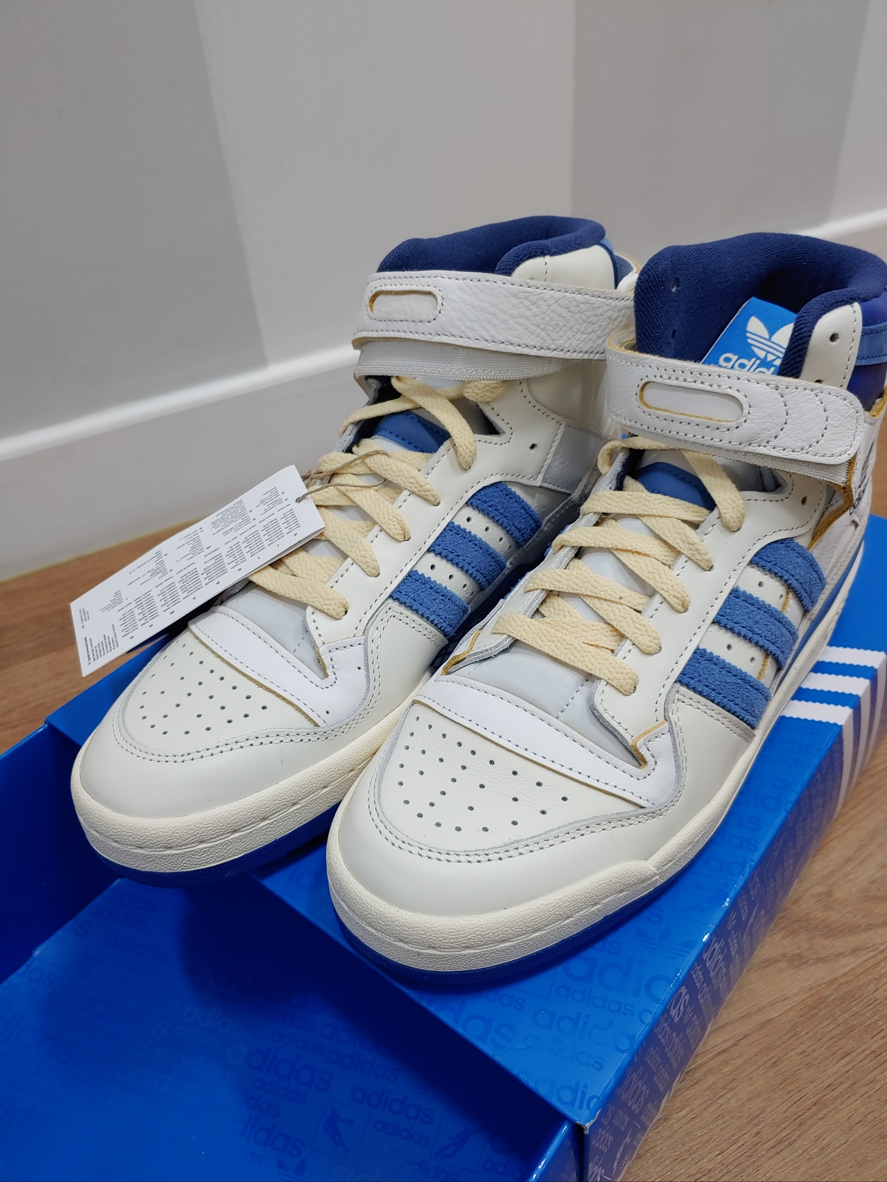 Adidas OG Forum 84 High Blue Thread 착용 스타일 - 2