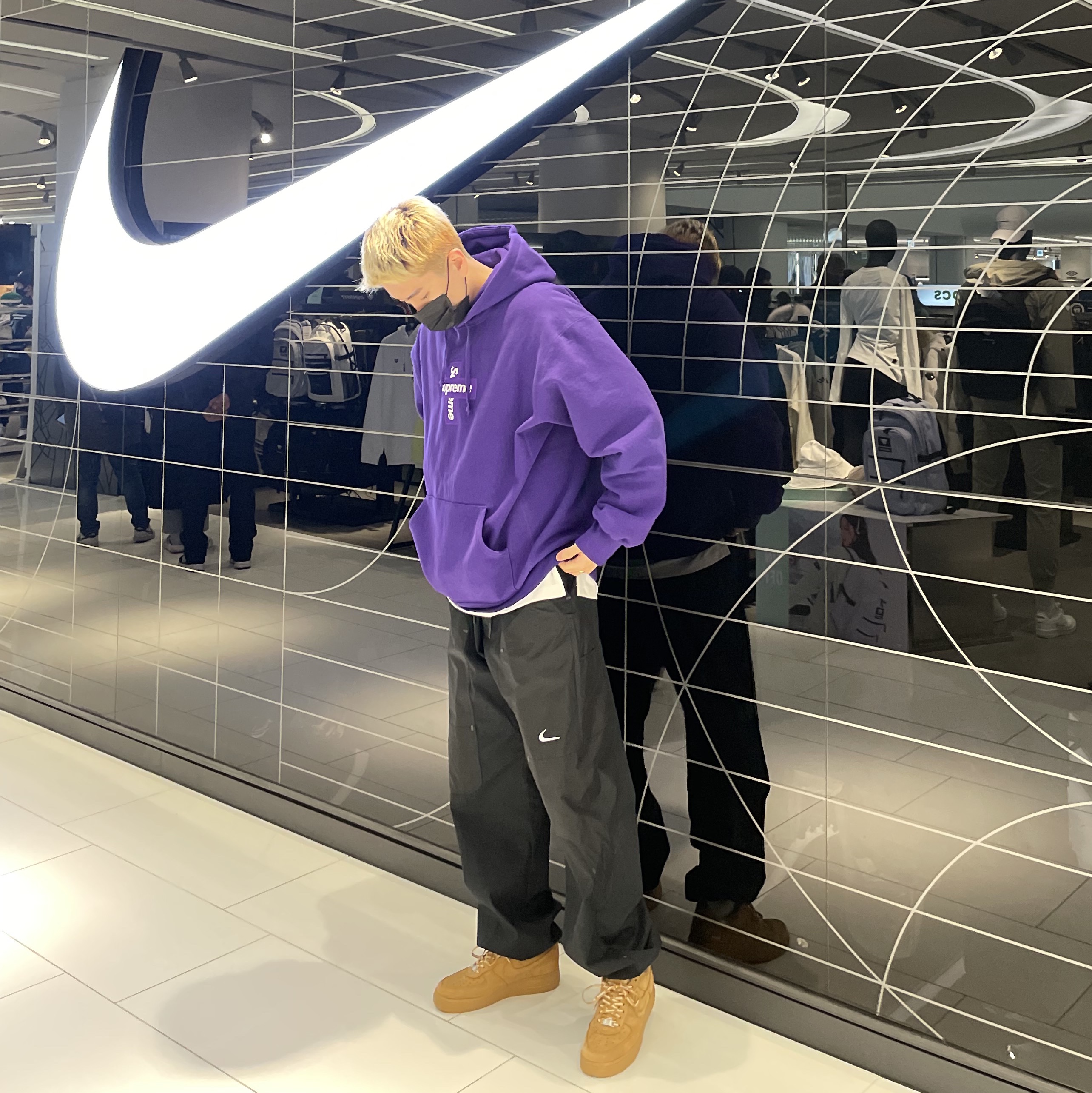 Supreme Cross Box Logo Hooded Sweatshirt Purple - 20FW, Nike x Supreme Air Force 1 Low Flax 착용 스타일