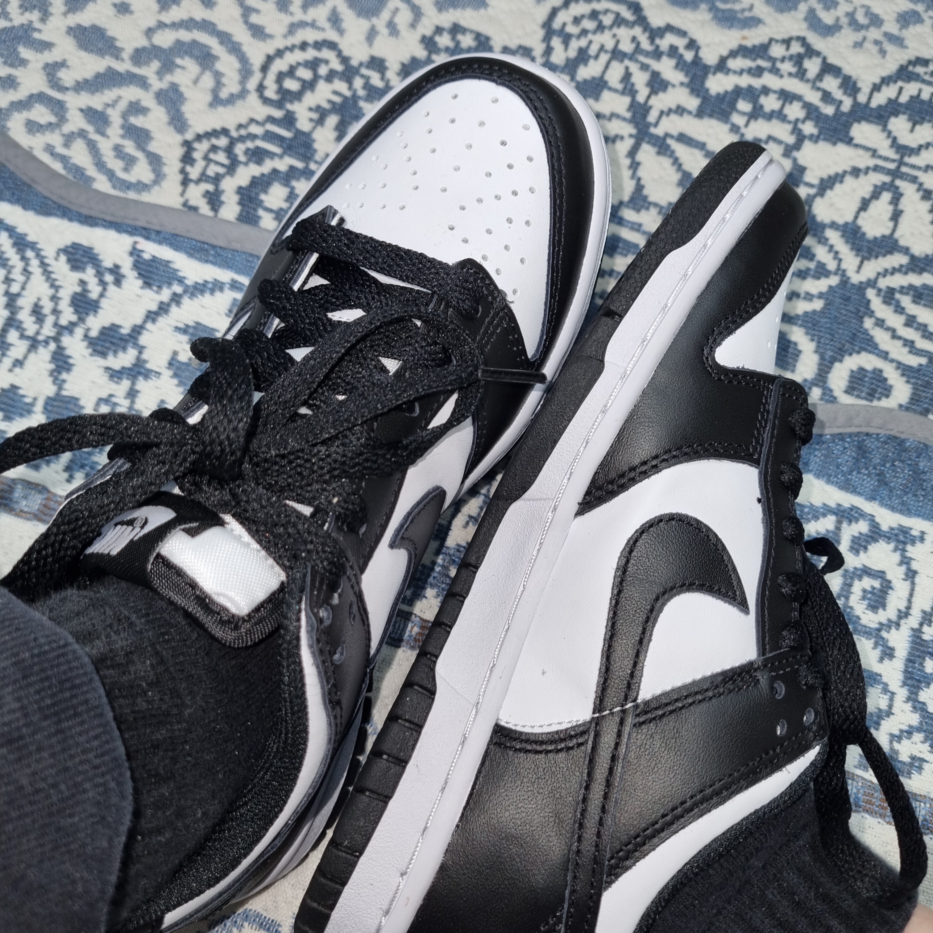(GS) Nike Dunk Low Black 착용 스타일 - 2
