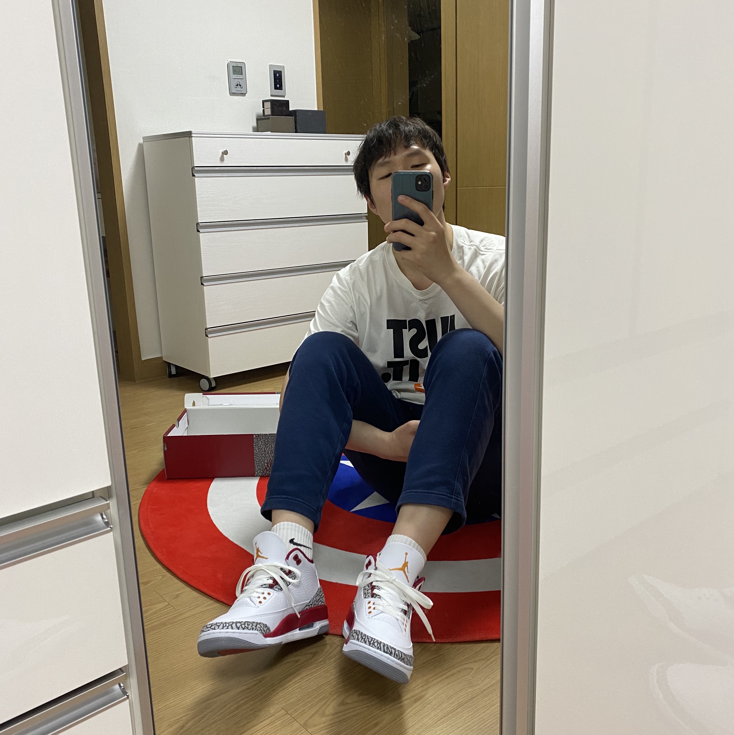 Jordan 3 Retro Cardinal Red 착용 스타일 - 3