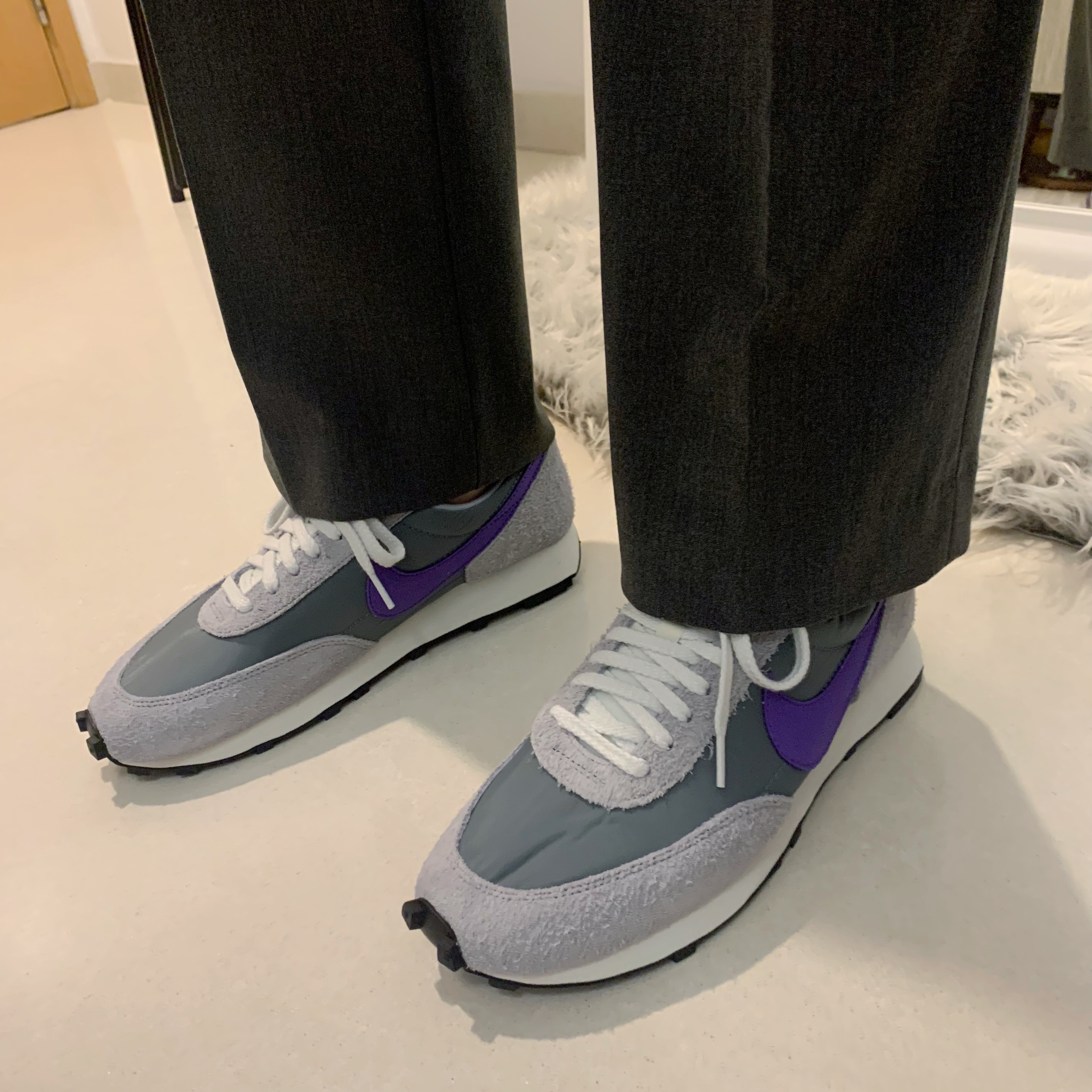 Nike Daybreak SP Cool Grey Hyper Grape 착용 스타일 - 2