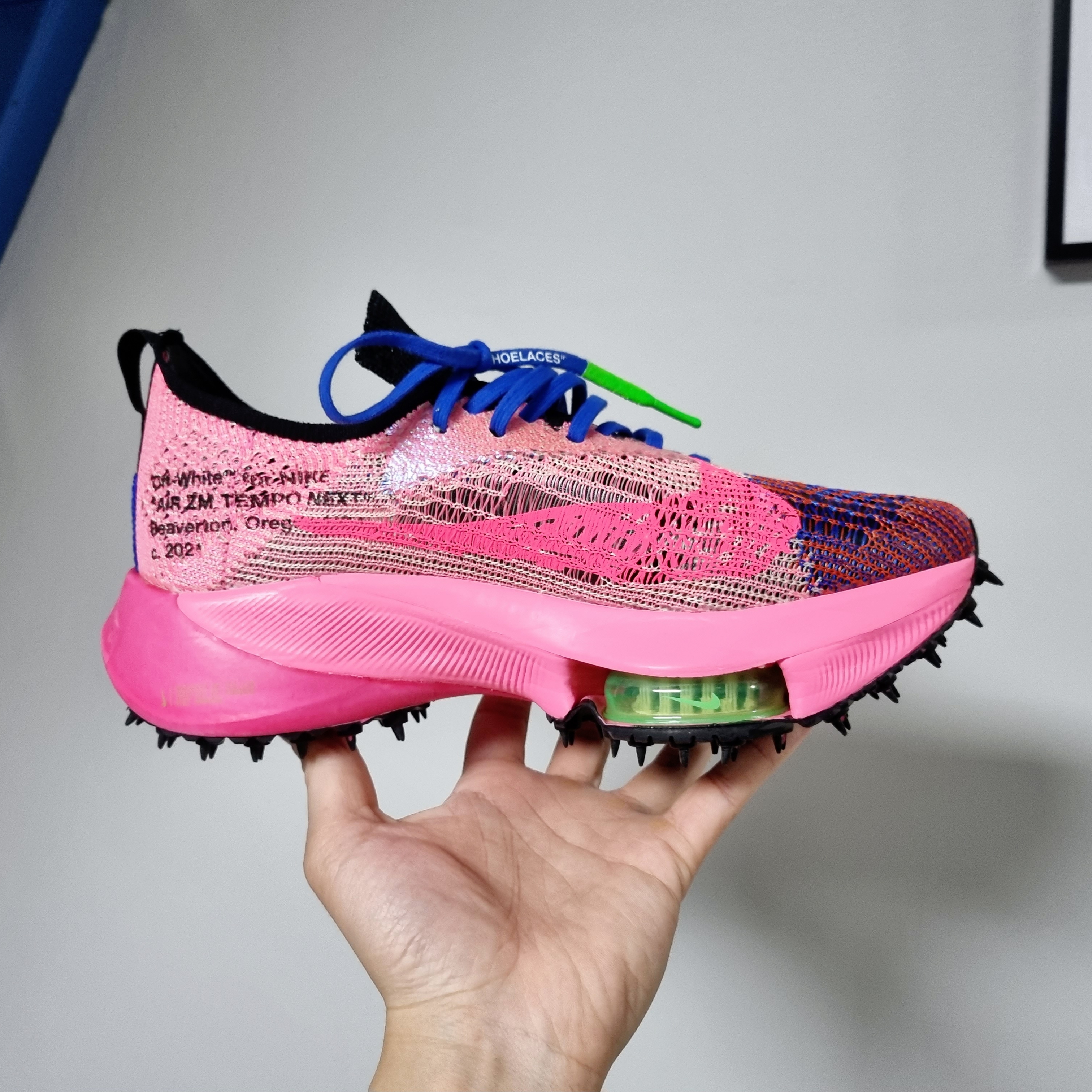 Nike x Off-White Air Zoom Tempo Next% Pink Glow 착용 스타일 - 3