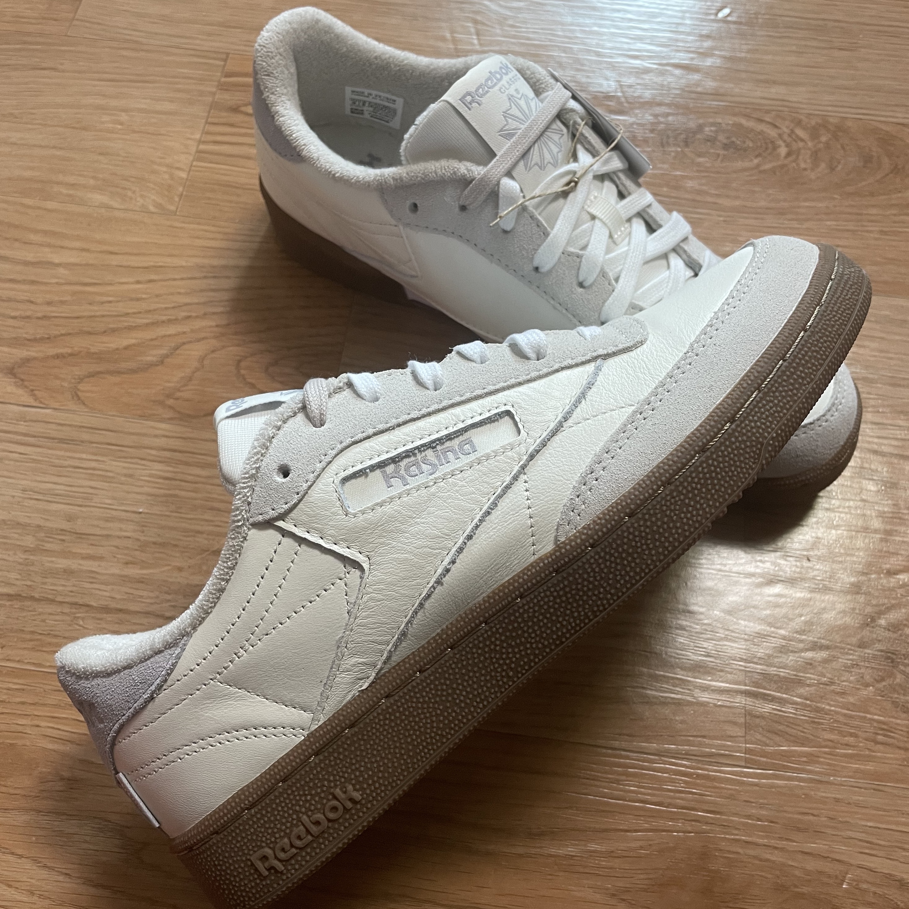Reebok x Kasina Club C 85 GTX Chalk 착용 스타일 - 1