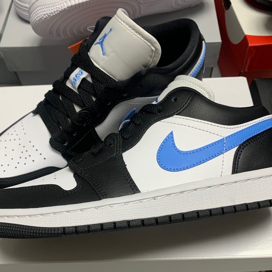 (W) Jordan 1 Low Black University Blue 착용 스타일