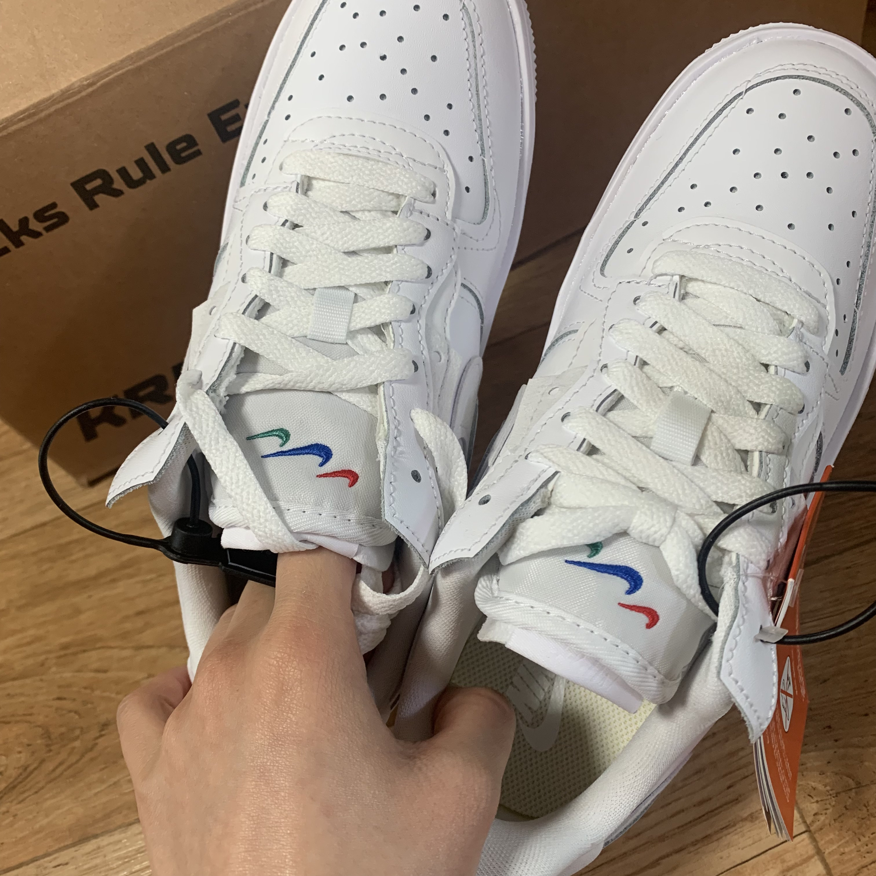(W) Nike Air Force 1 Fontanka White 착용 스타일 - 2