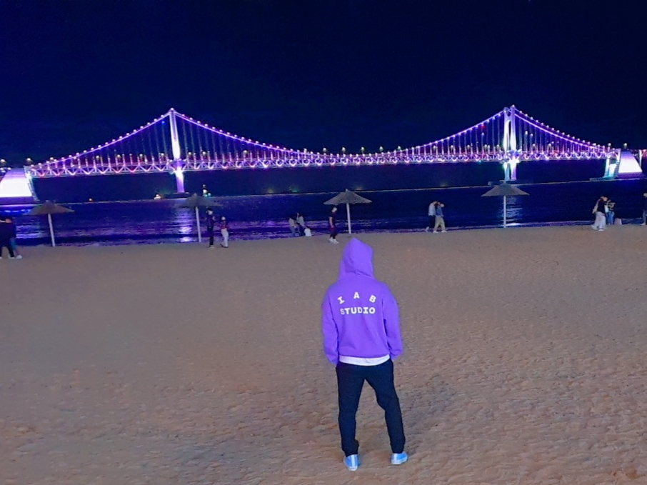 IAB Studio x Thor Hoodie Purple, Converse x Play Comme des Garcons Chuck 70 Hi Bright Blue 착용 스타일 - 1
