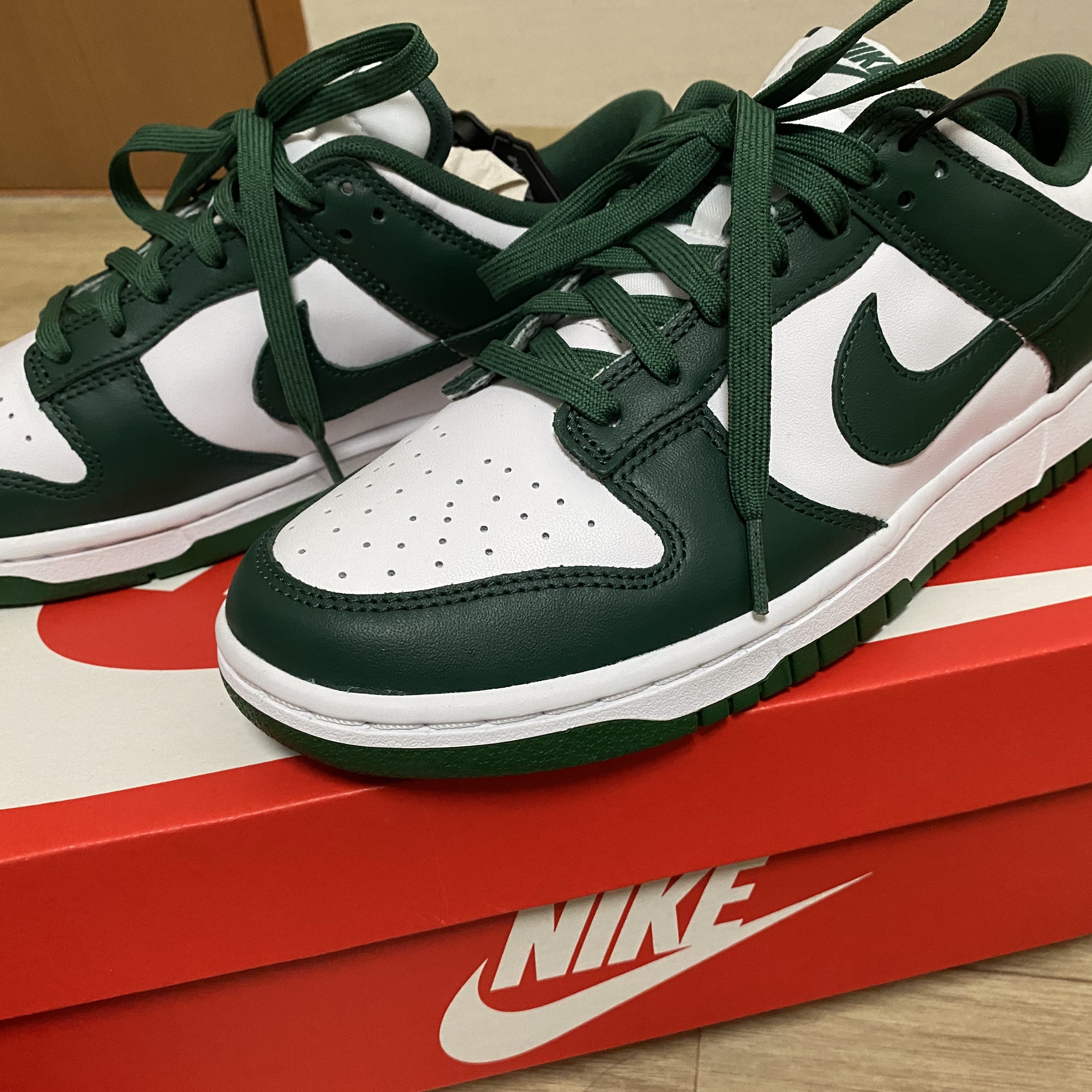 Nike Dunk Low Retro Varsity Green 착용 스타일 - 2