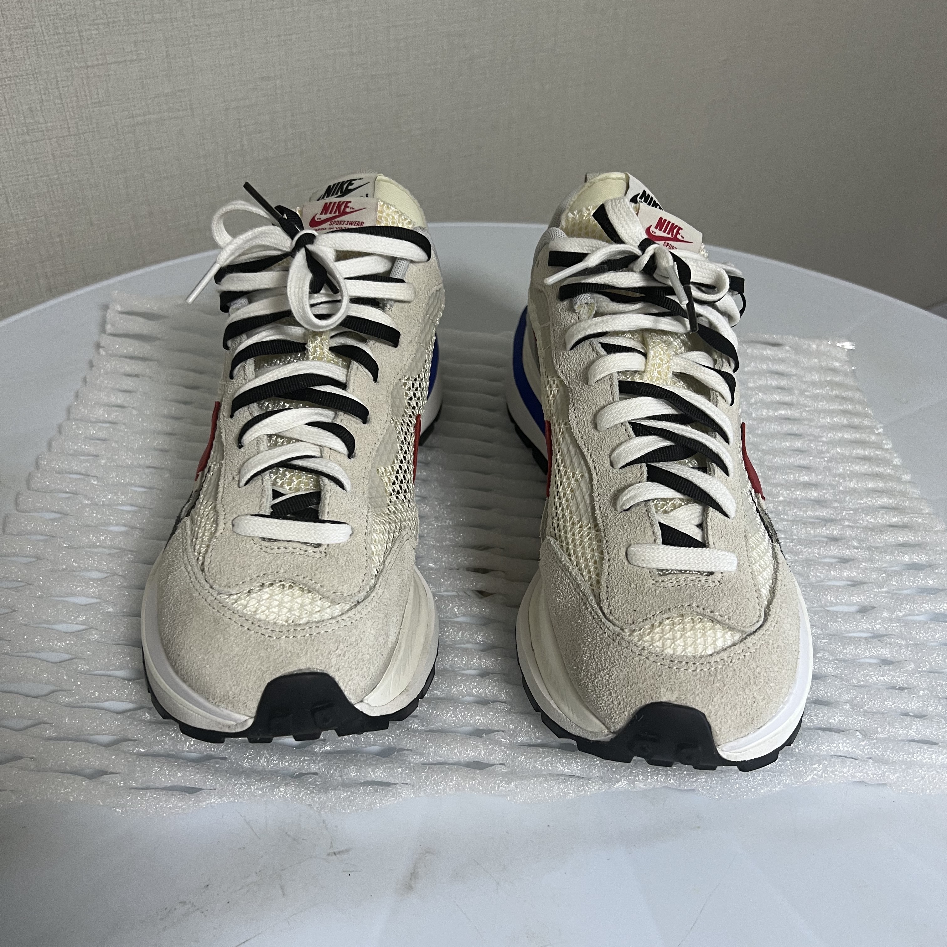 Nike x Sacai VaporWaffle Royal Fuchsia 착용 스타일 - 1