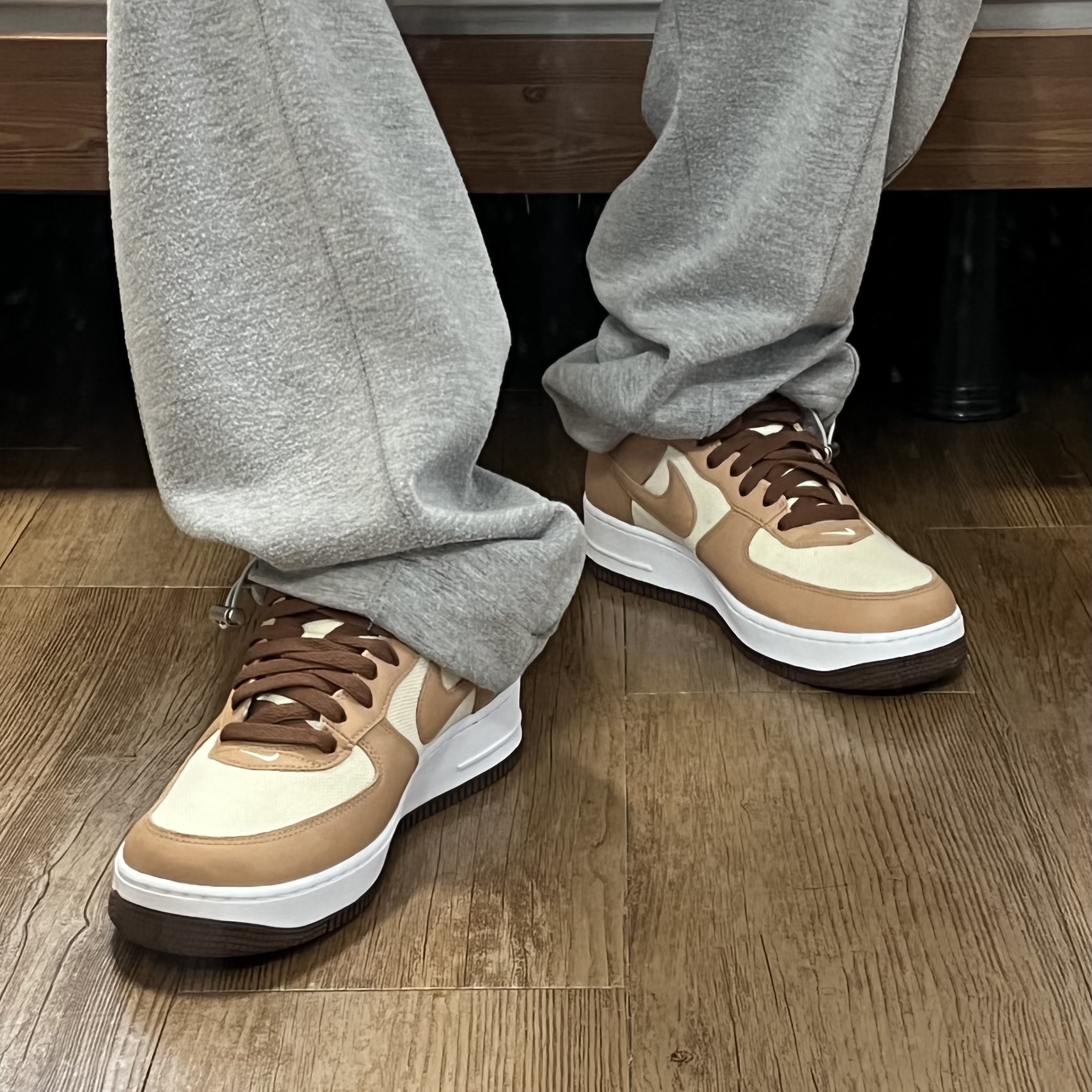 Nike Air Force 1 Low QS Acorn 2021 착용 스타일 - 1