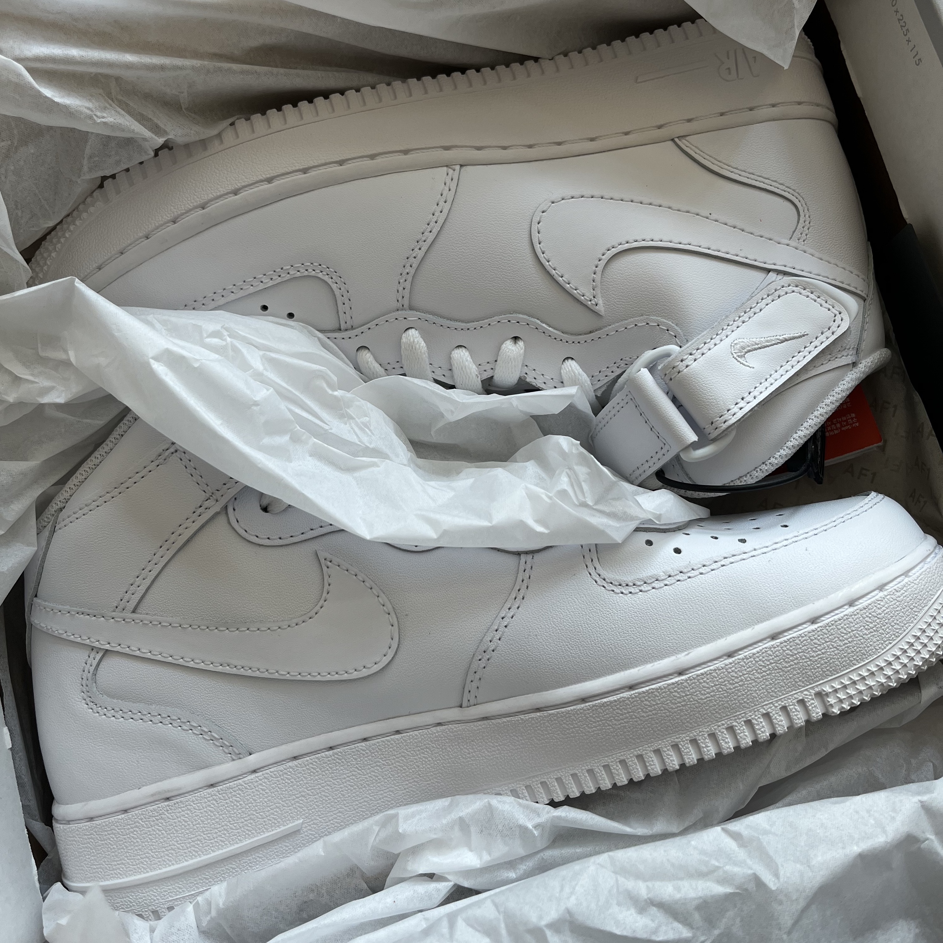 Nike Air Force 1 Mid '07 White 착용 스타일