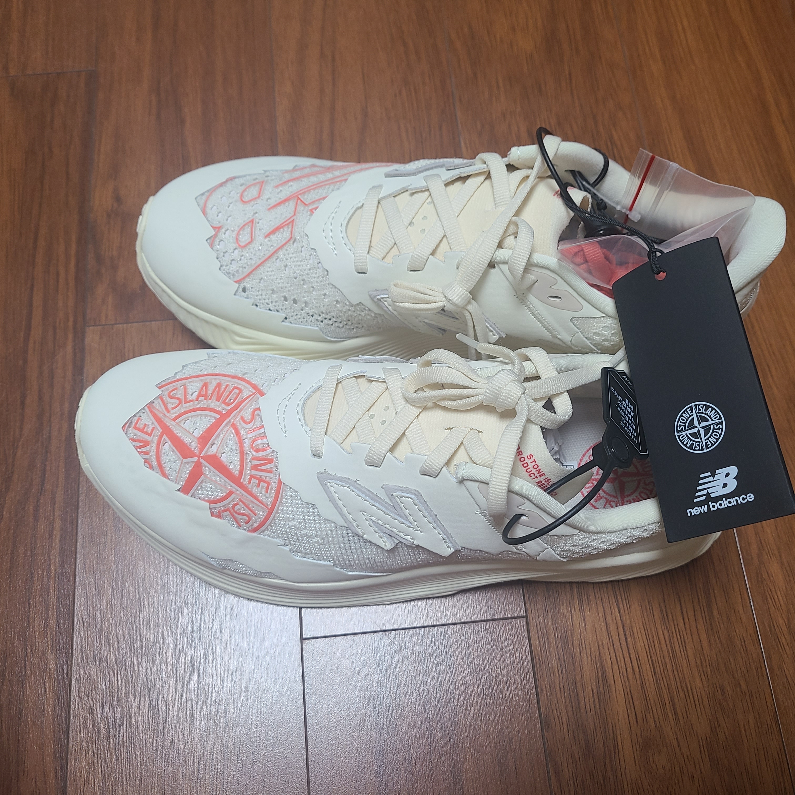 New Balance x Stone Island x Tokyo Design Studio FuelCell RC Elite v2 착용 스타일