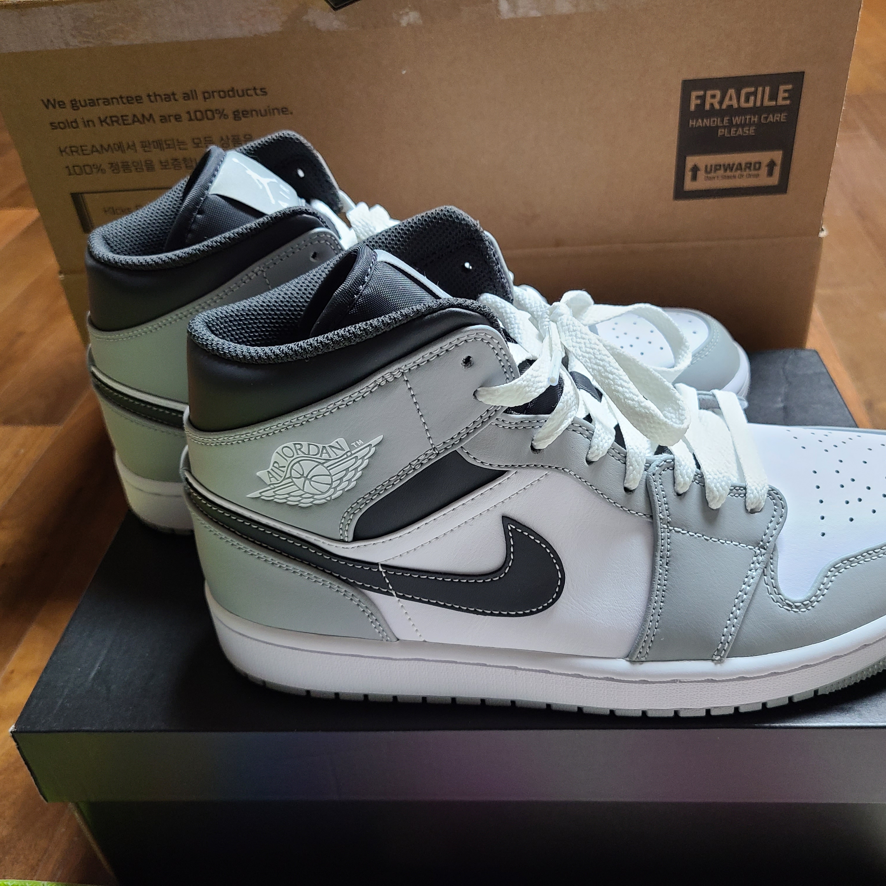 Jordan 1 Mid Light Smoke Grey Anthracite 착용 스타일
