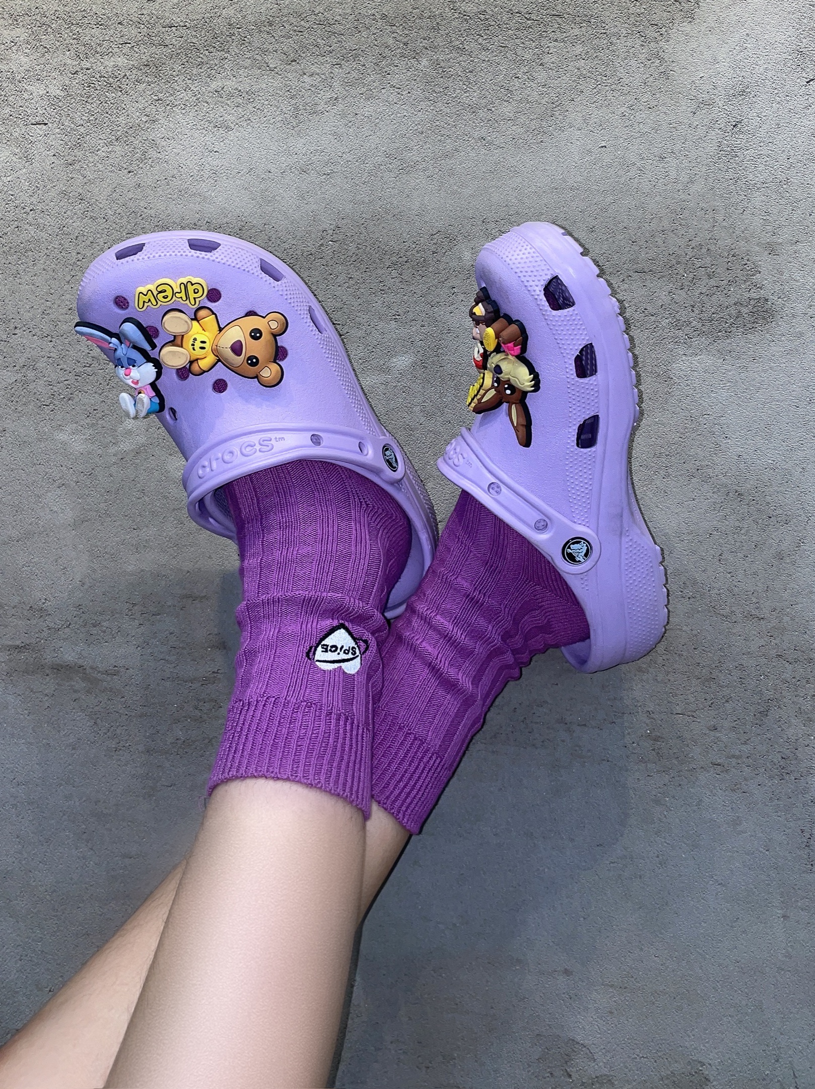 Crocs x Justin Bieber x Drew Classic Clog Lavender 착용 스타일 - 3