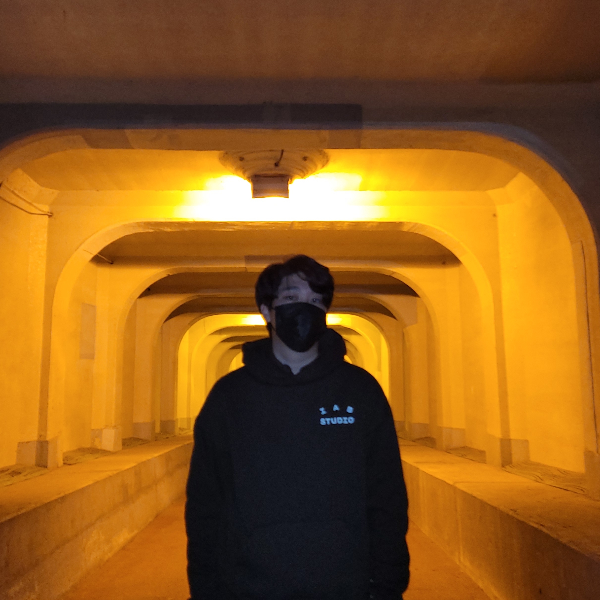 IAB Studio Hoodie Brown, IAB Studio Sweatpants Brown 착용 스타일 - 1