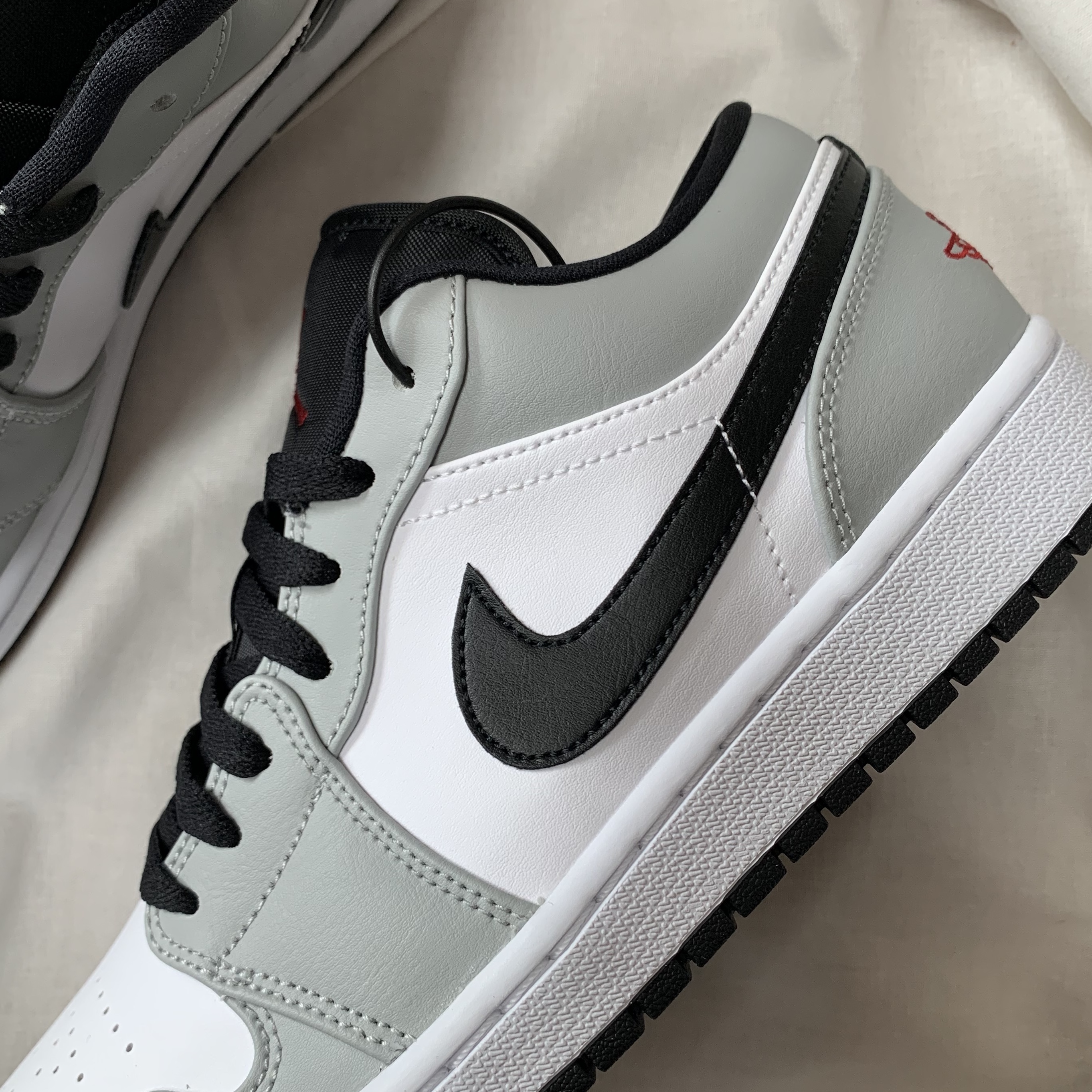Jordan 1 Low Light Smoke Grey 착용 스타일 - 3