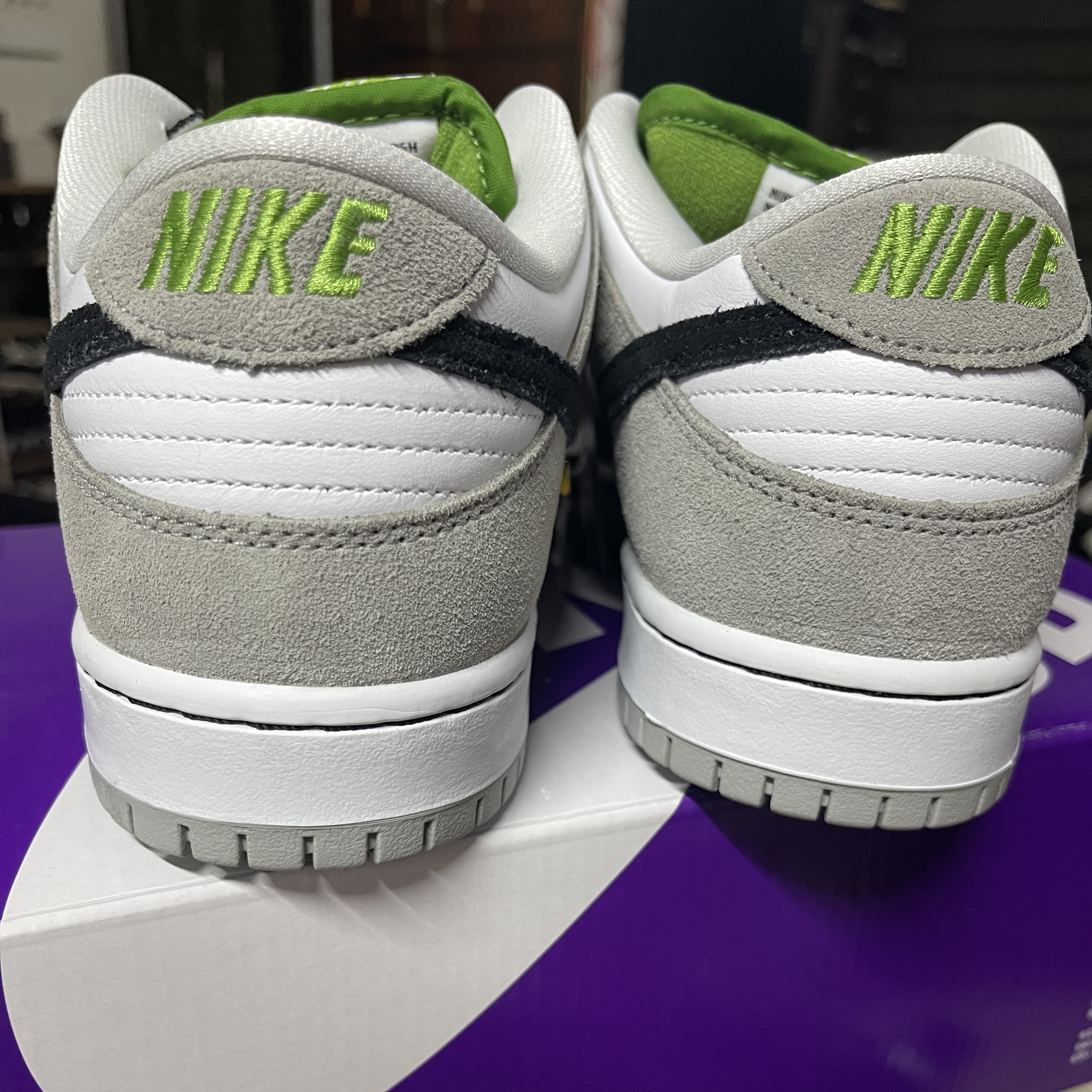 Nike SB Dunk Low Pro Chlorophyll 착용 스타일 - 2