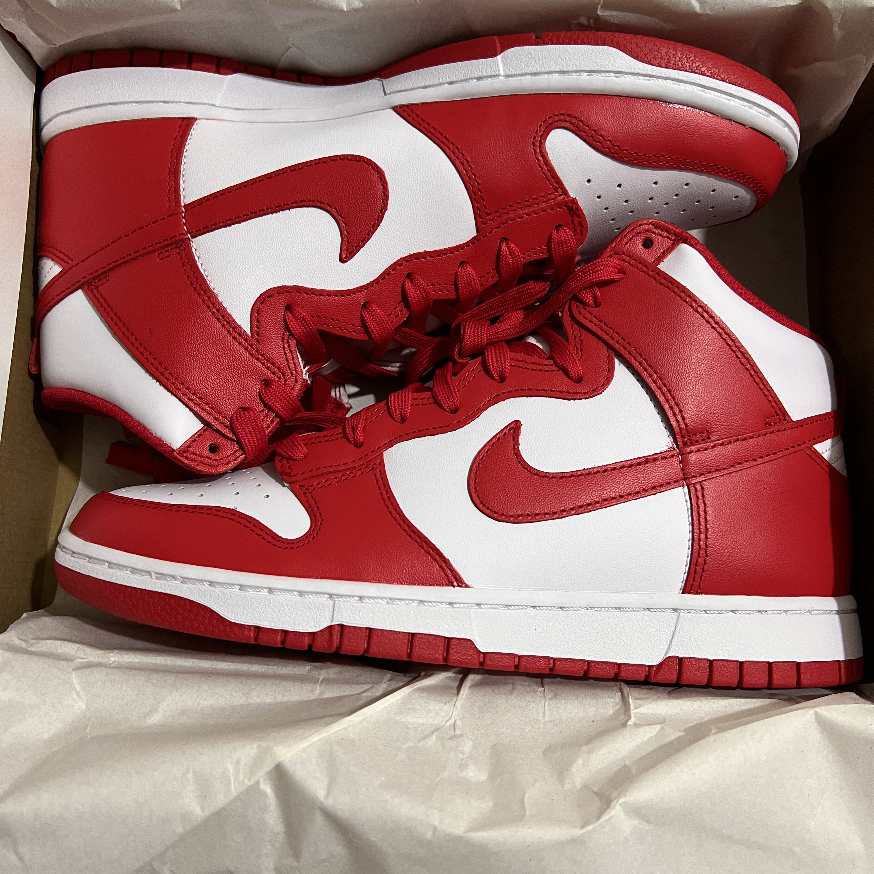Nike Dunk High Retro Championship White and Red 착용 스타일 - 1