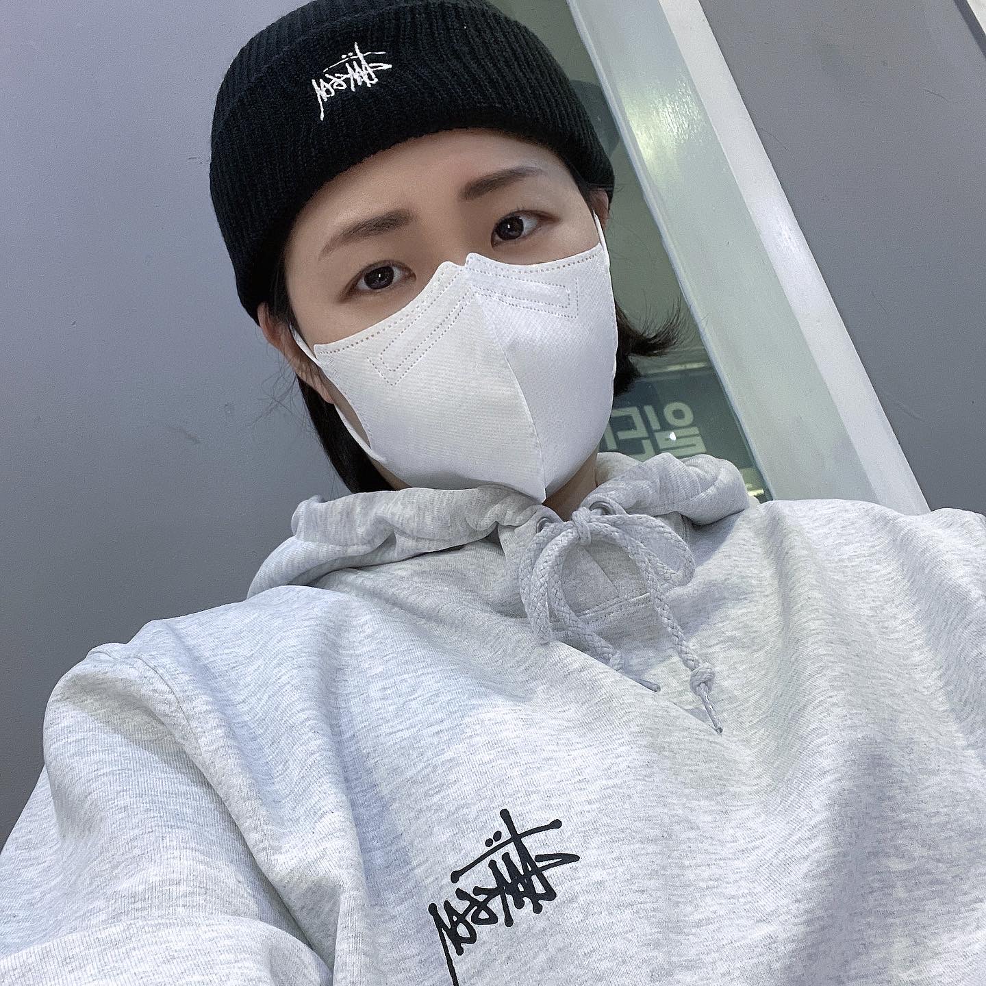 Stussy Basic Cuff Beanie Black, Stussy Basic Stussy Hoodie Ash Heather 2021 착용 스타일 - 1
