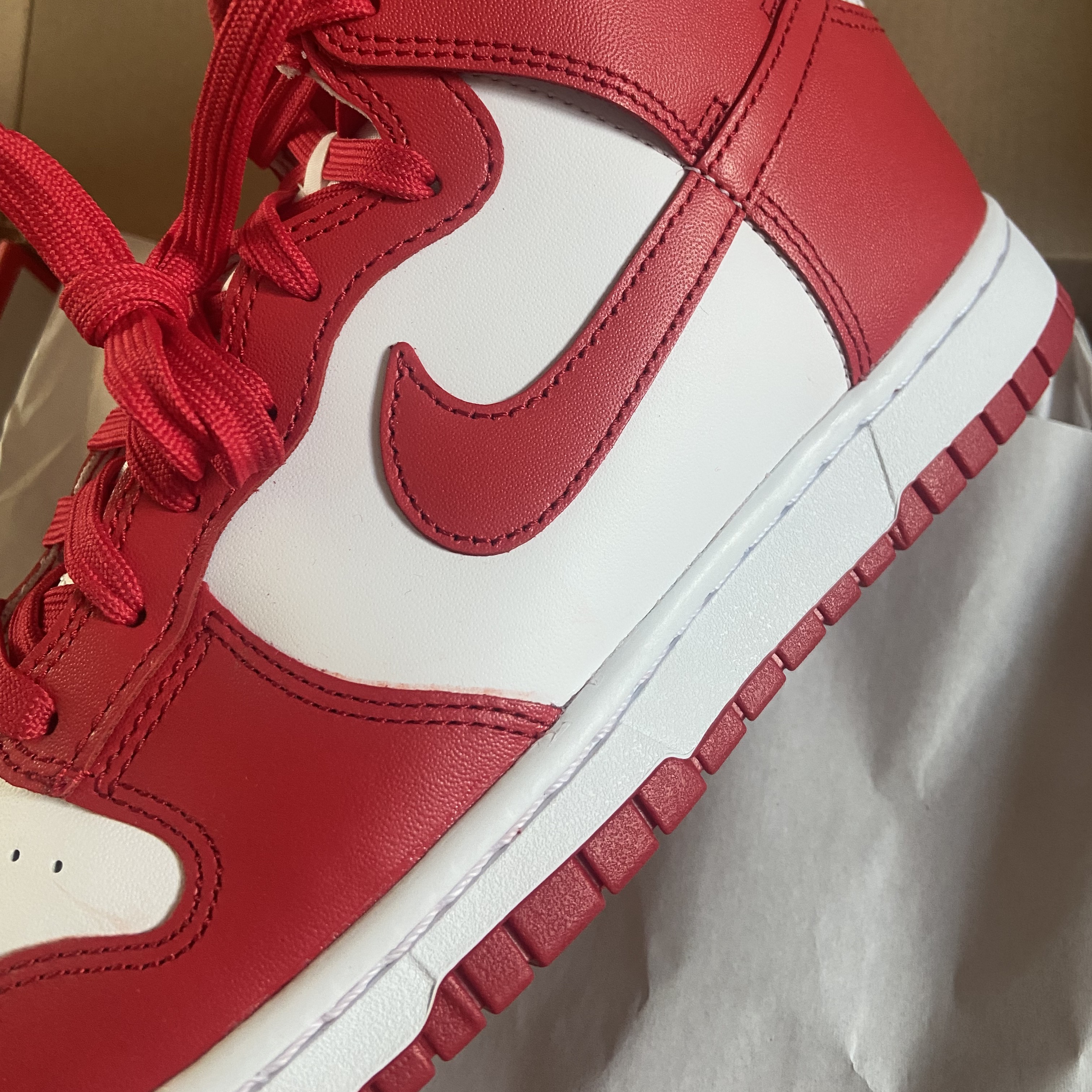 Nike Dunk High Retro Championship White and Red 착용 스타일 - 2