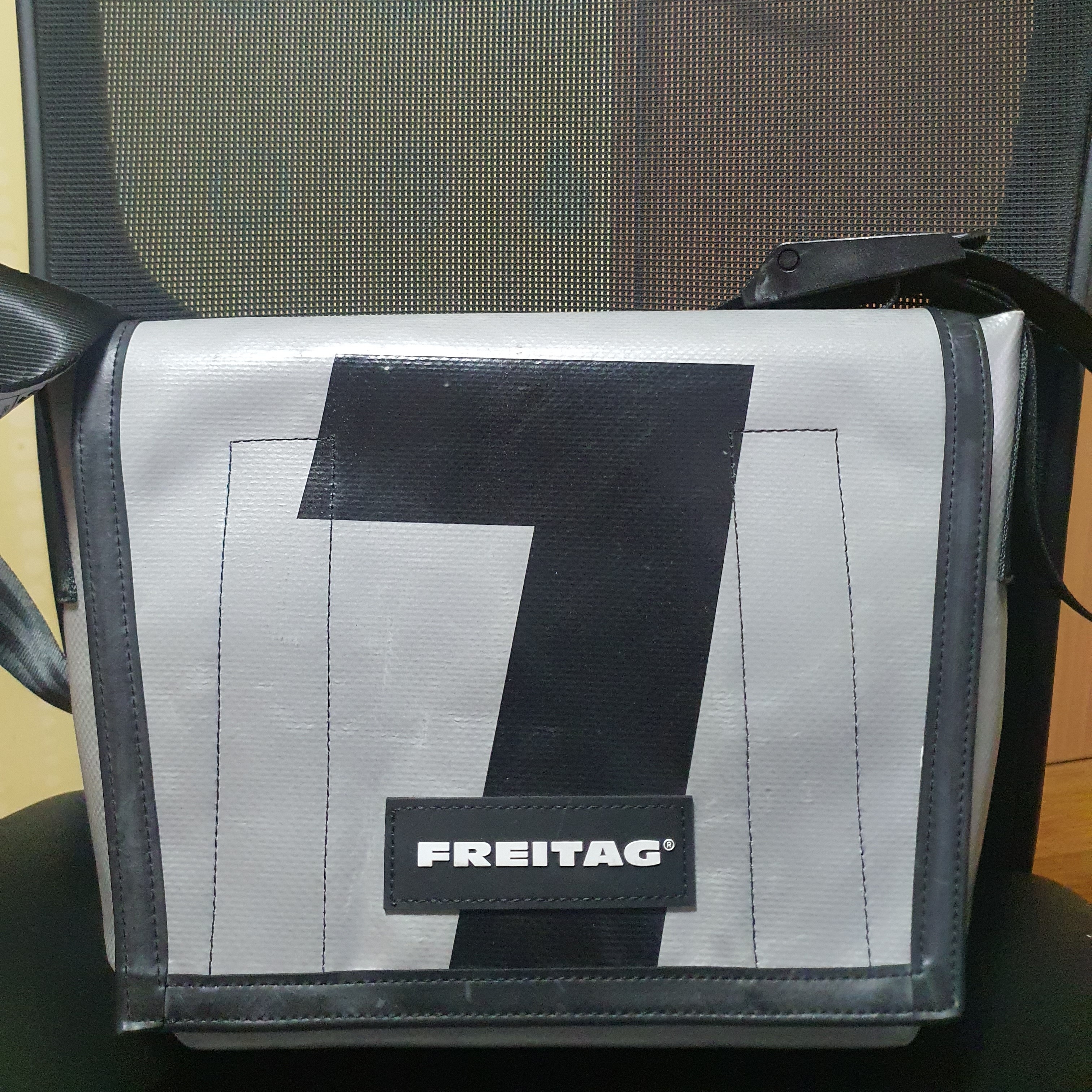 Ader Error Shopper Bag Blue 착용 스타일 - 2