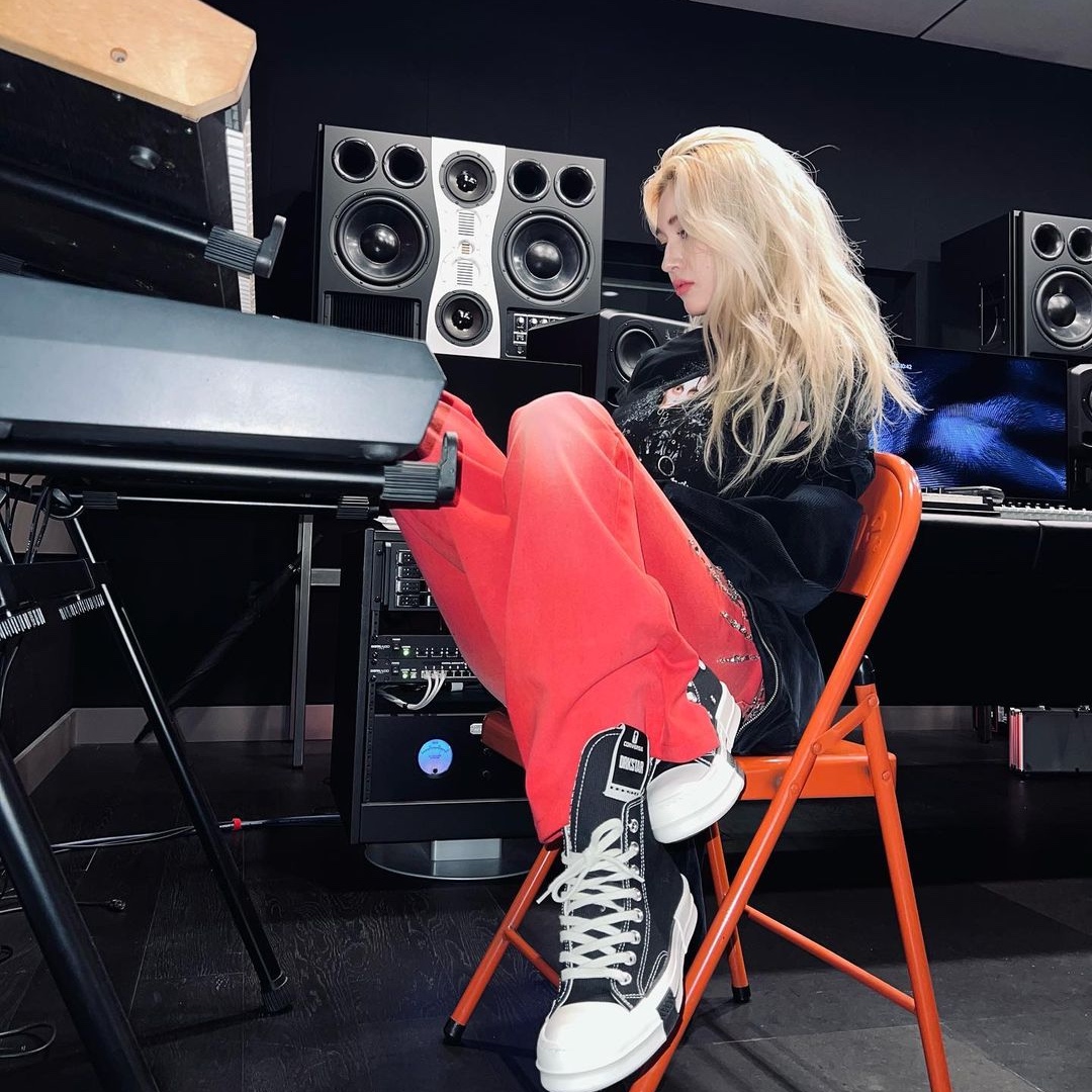 Converse x Drkshdw Drkstr Chuck 70 High Black 착용 스타일 - 3