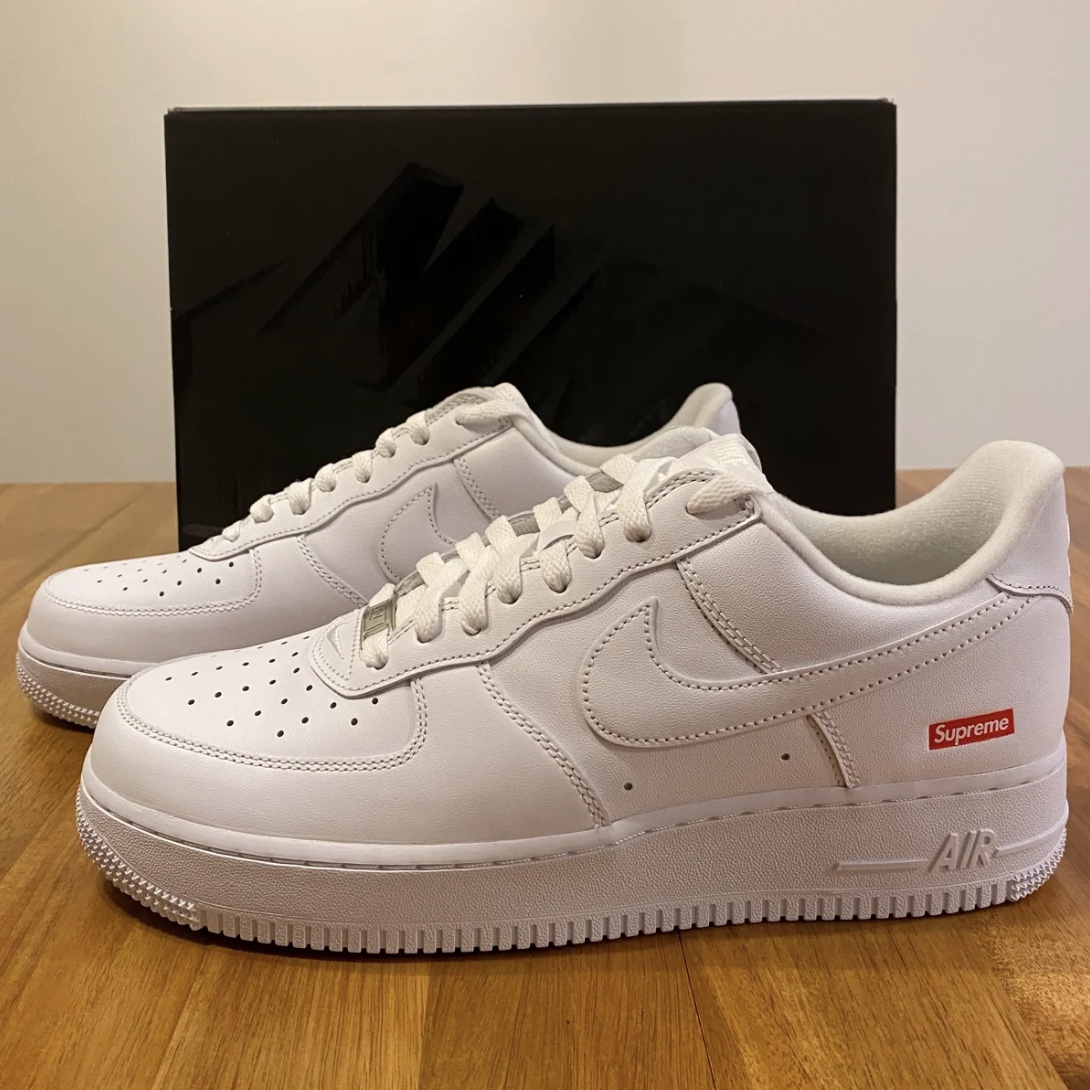 Nike x Supreme Air Force 1 Low White 착용 스타일 - 1