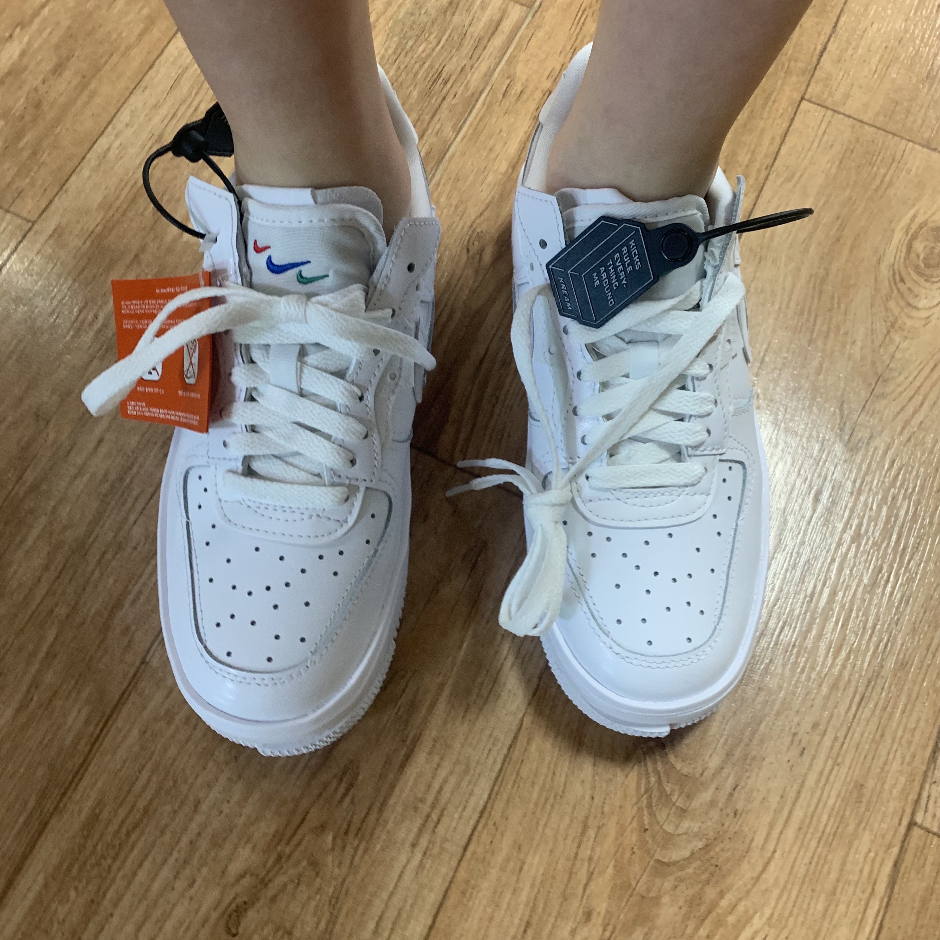 (W) Nike Air Force 1 Fontanka White 착용 스타일 - 3