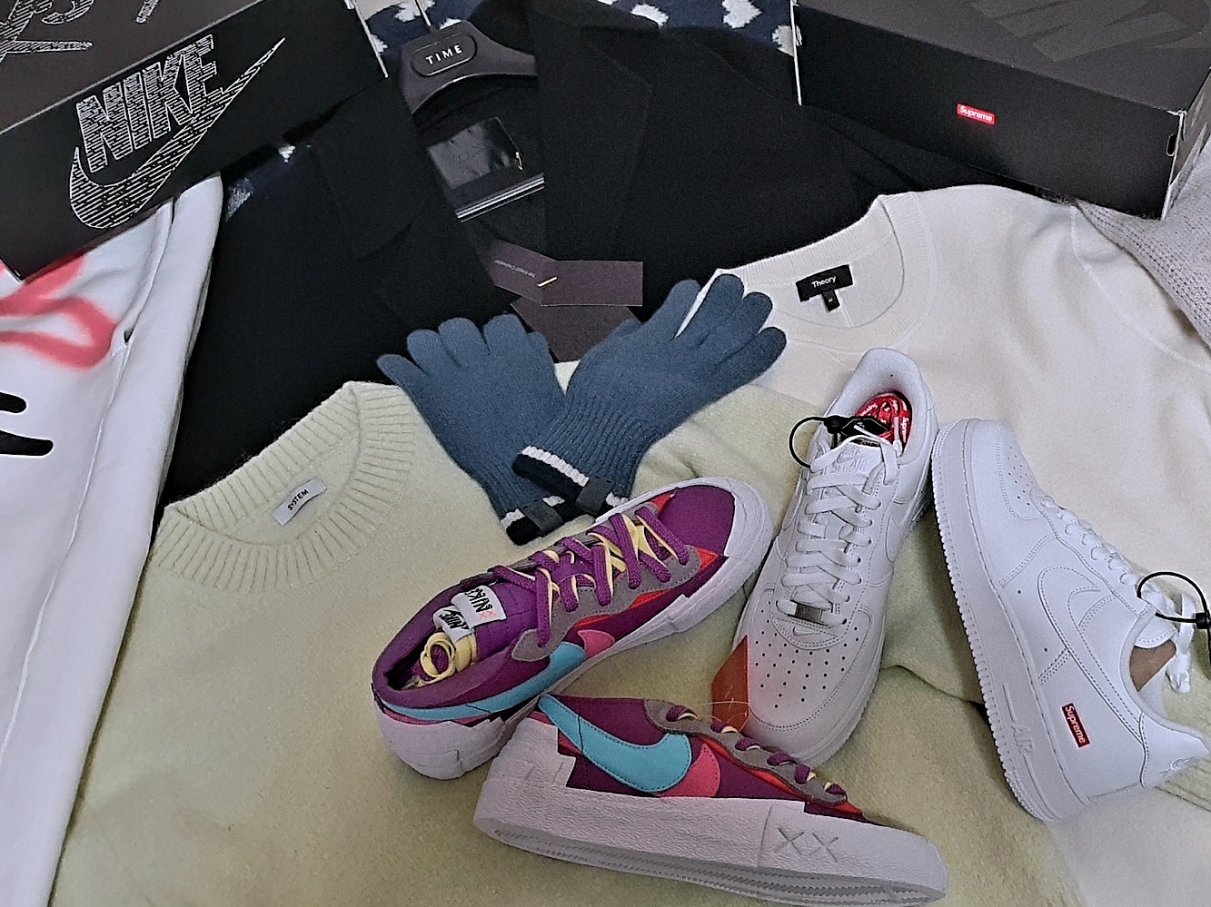 Nike x Sacai x Kaws Blazer Low Purple Dusk, Nike x Supreme Air Force 1 Low White 착용 스타일