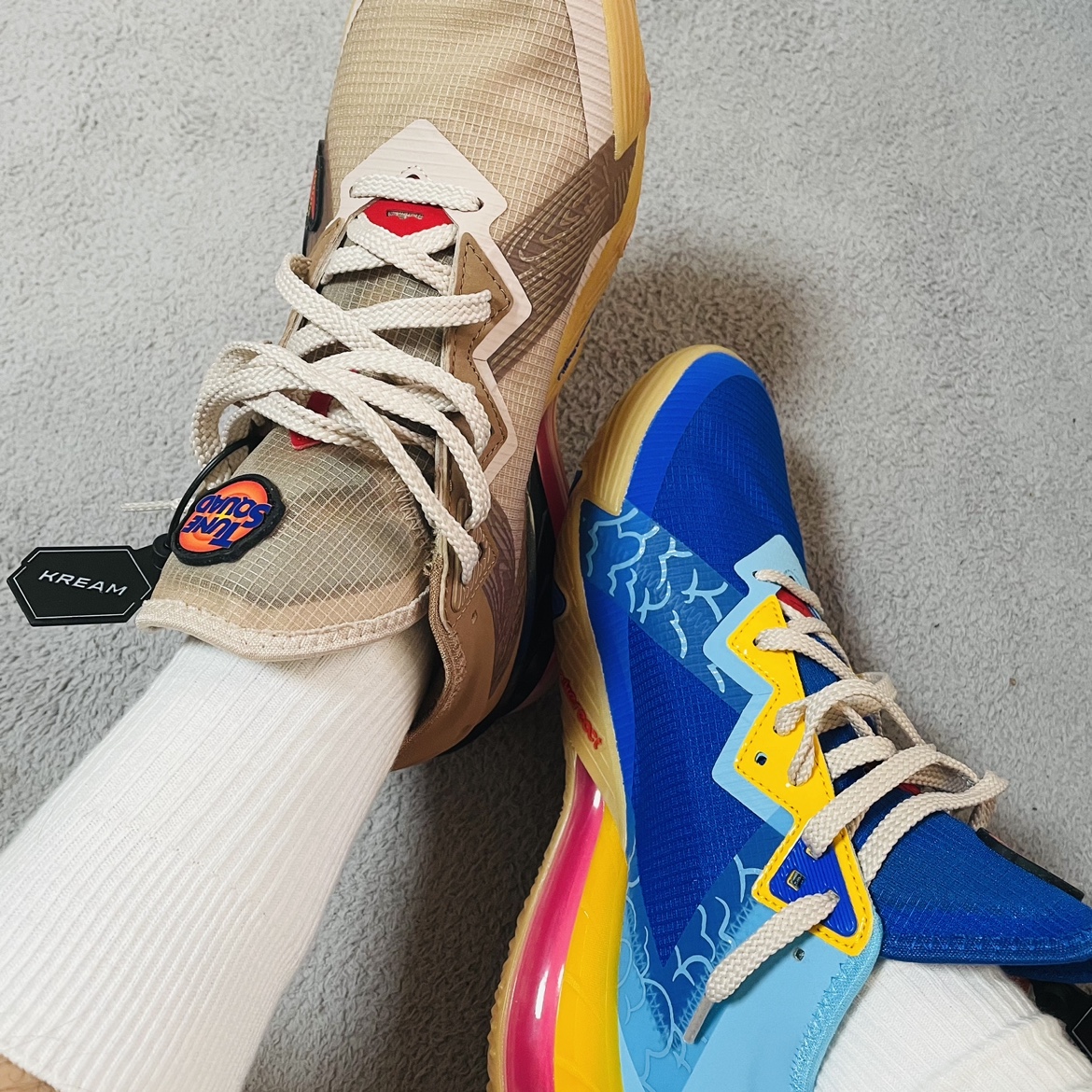 Nike LeBron 18 Low Wile E. vs Roadrunner 착용 스타일 - 1