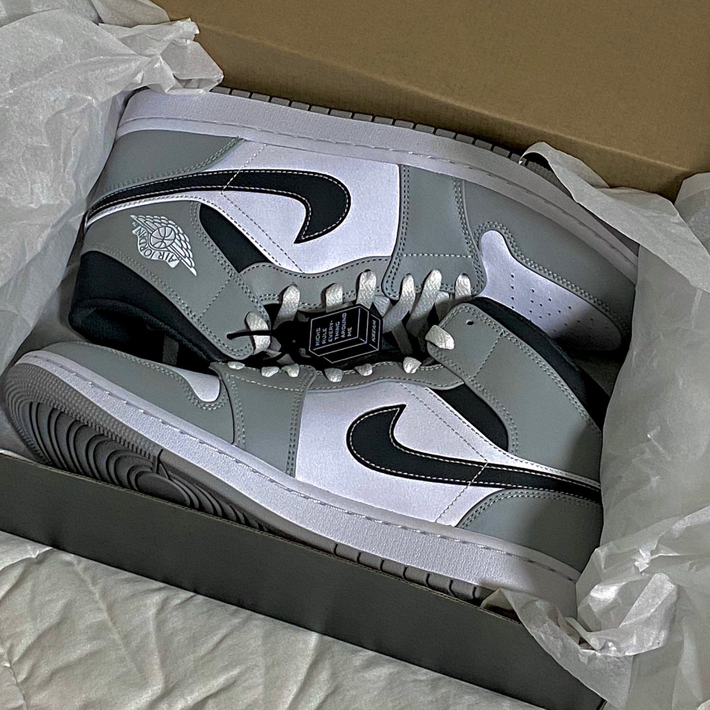 Jordan 1 Mid Light Smoke Grey Anthracite 착용 스타일