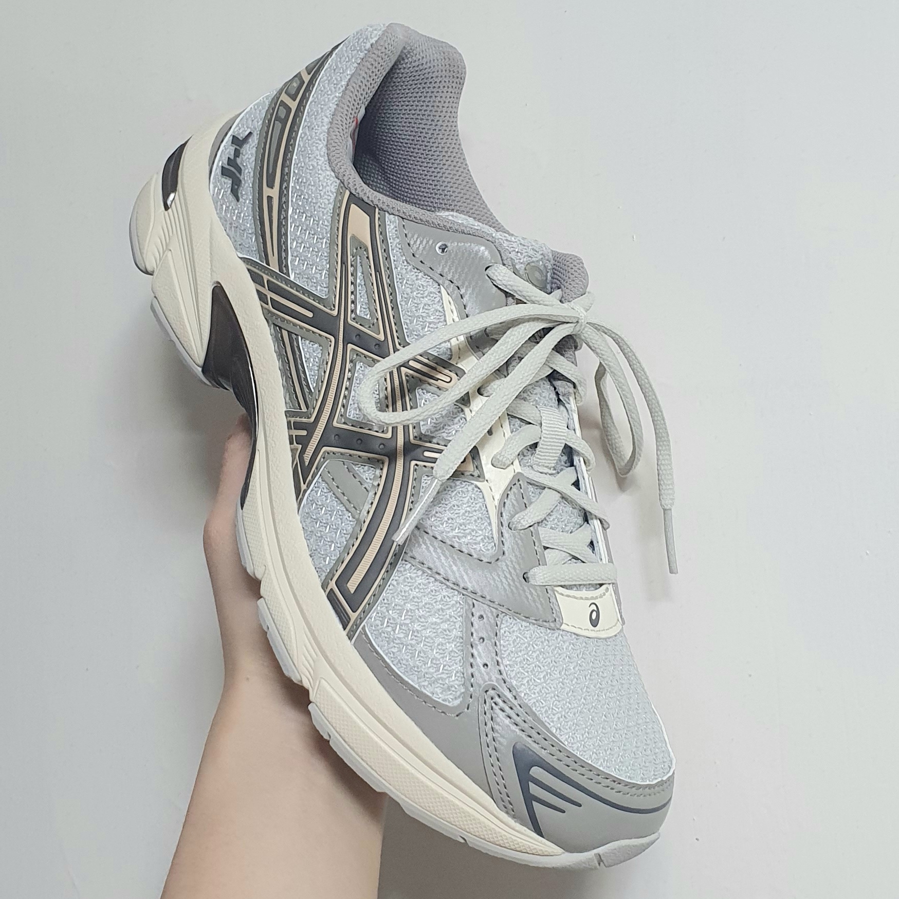 Asics x I4P Gel-1130 Glacier Grey Mink 착용 스타일