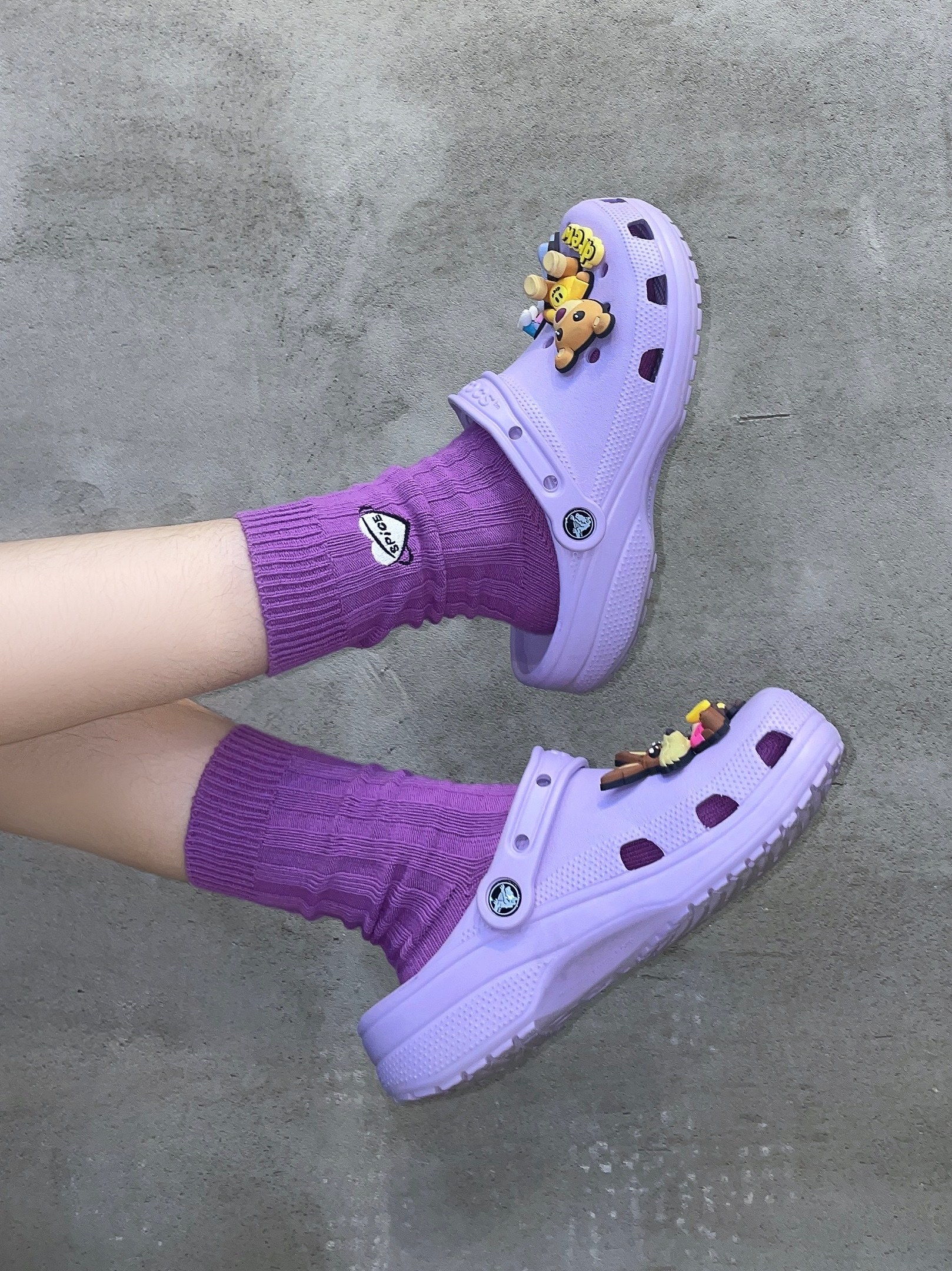 Crocs x Justin Bieber x Drew Classic Clog Lavender 착용 스타일 - 4