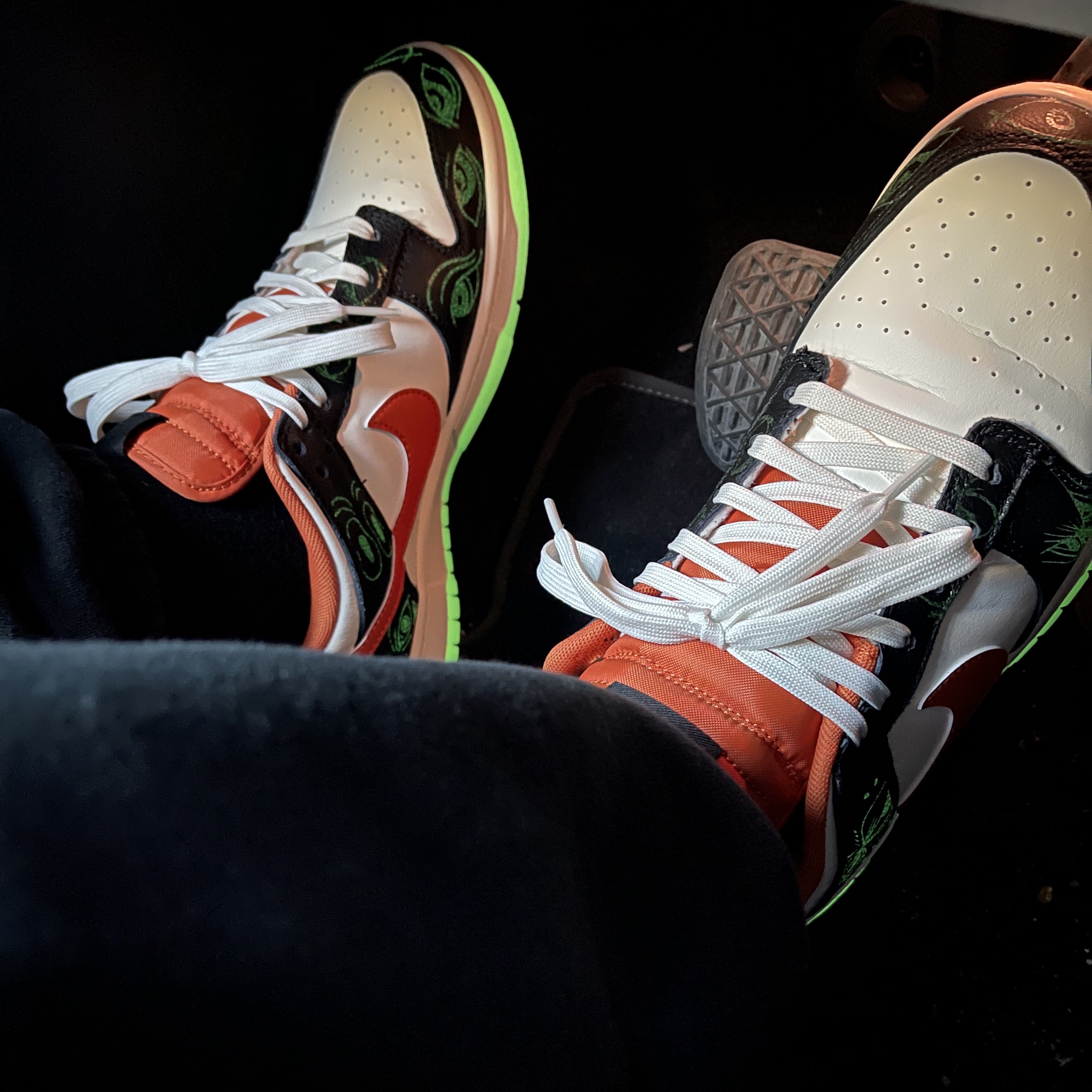 Nike Dunk Low Retro PRM Halloween, Essentials The Core Collection Sweatpants Black 착용 스타일 - 1